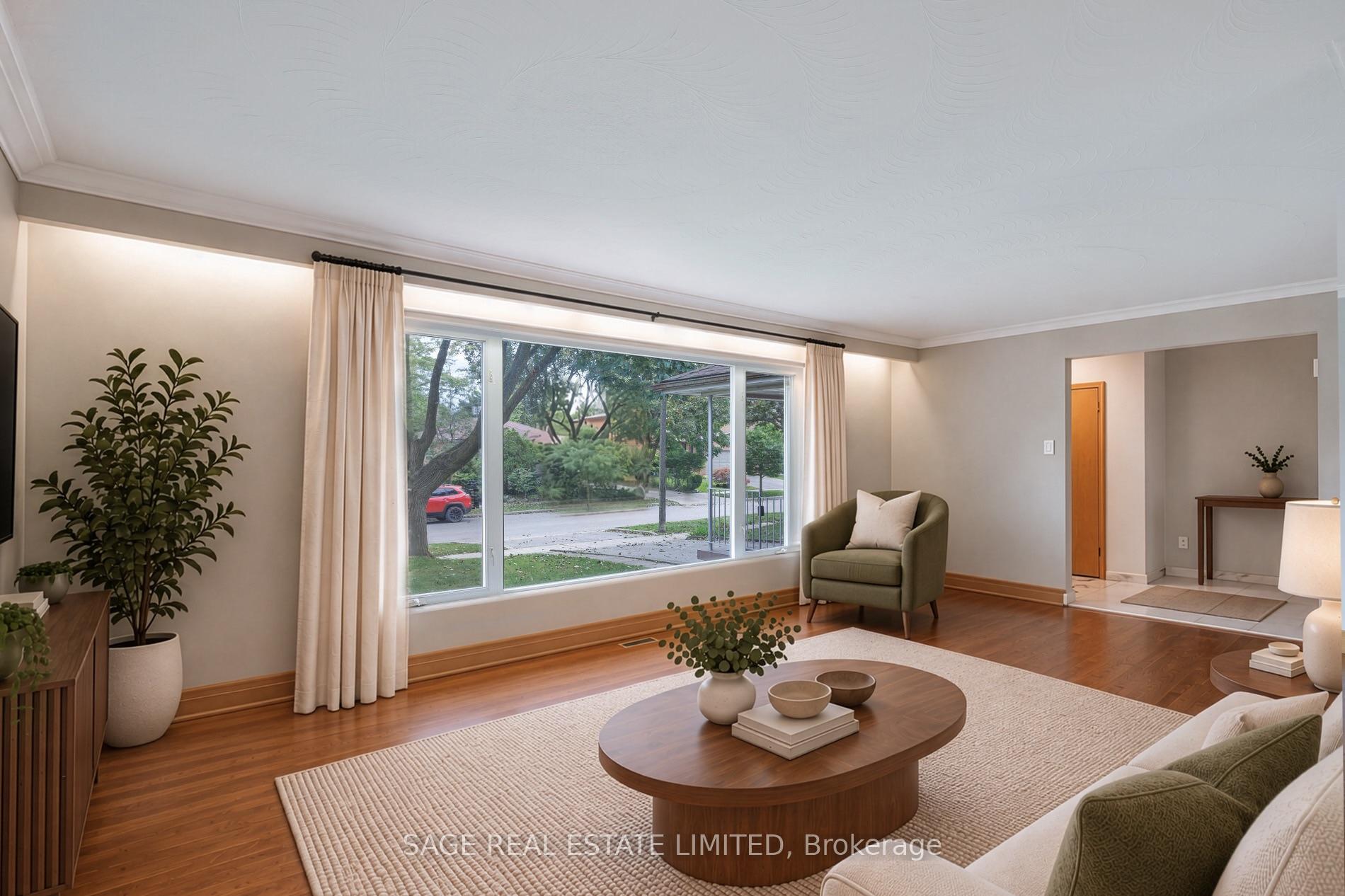 Photo 3 of 22 Ridgemount Road, Etobicoke, Humber Heights — HOMEH