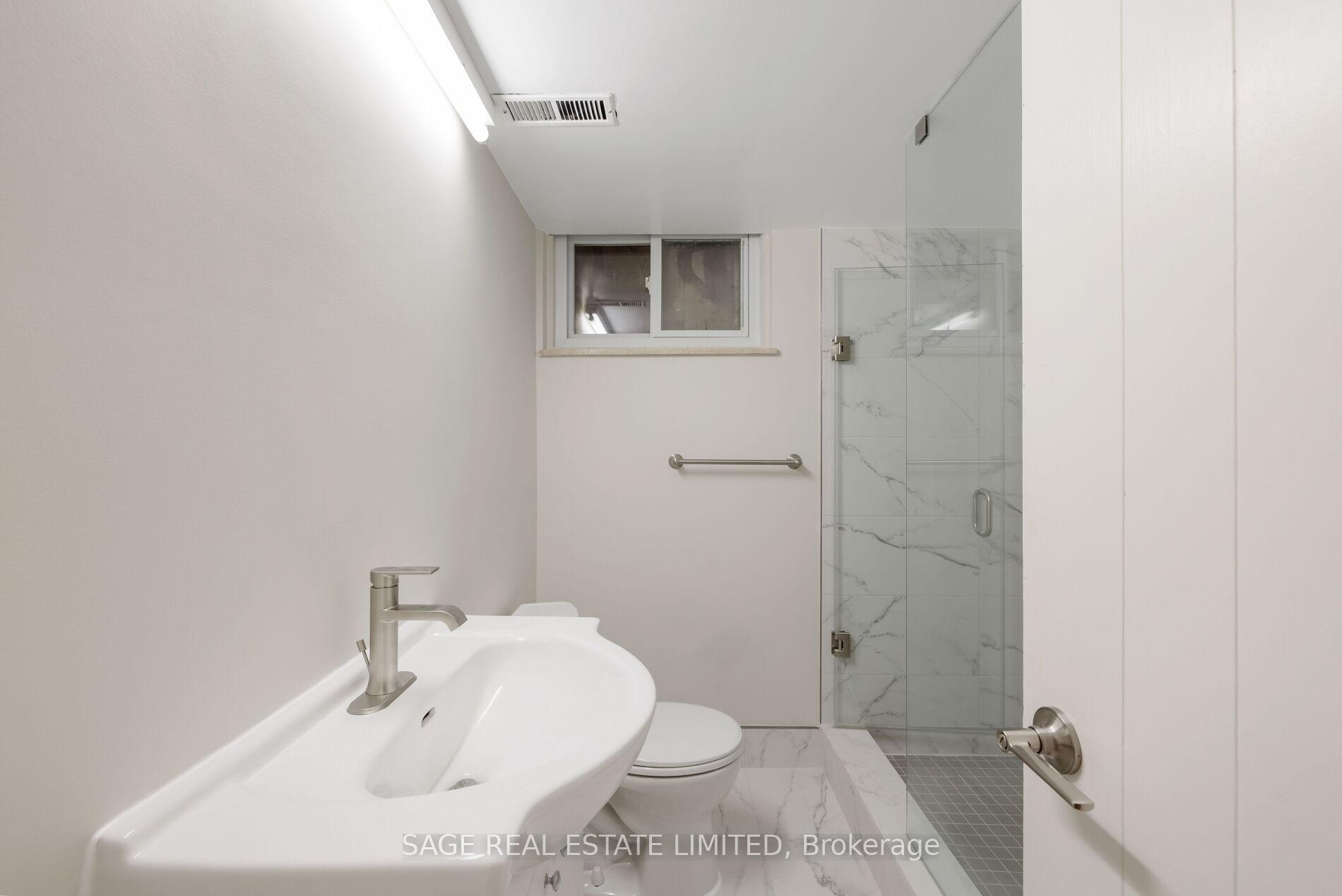 Photo 23 of 22 Ridgemount Road, Etobicoke, Humber Heights — HOMEH