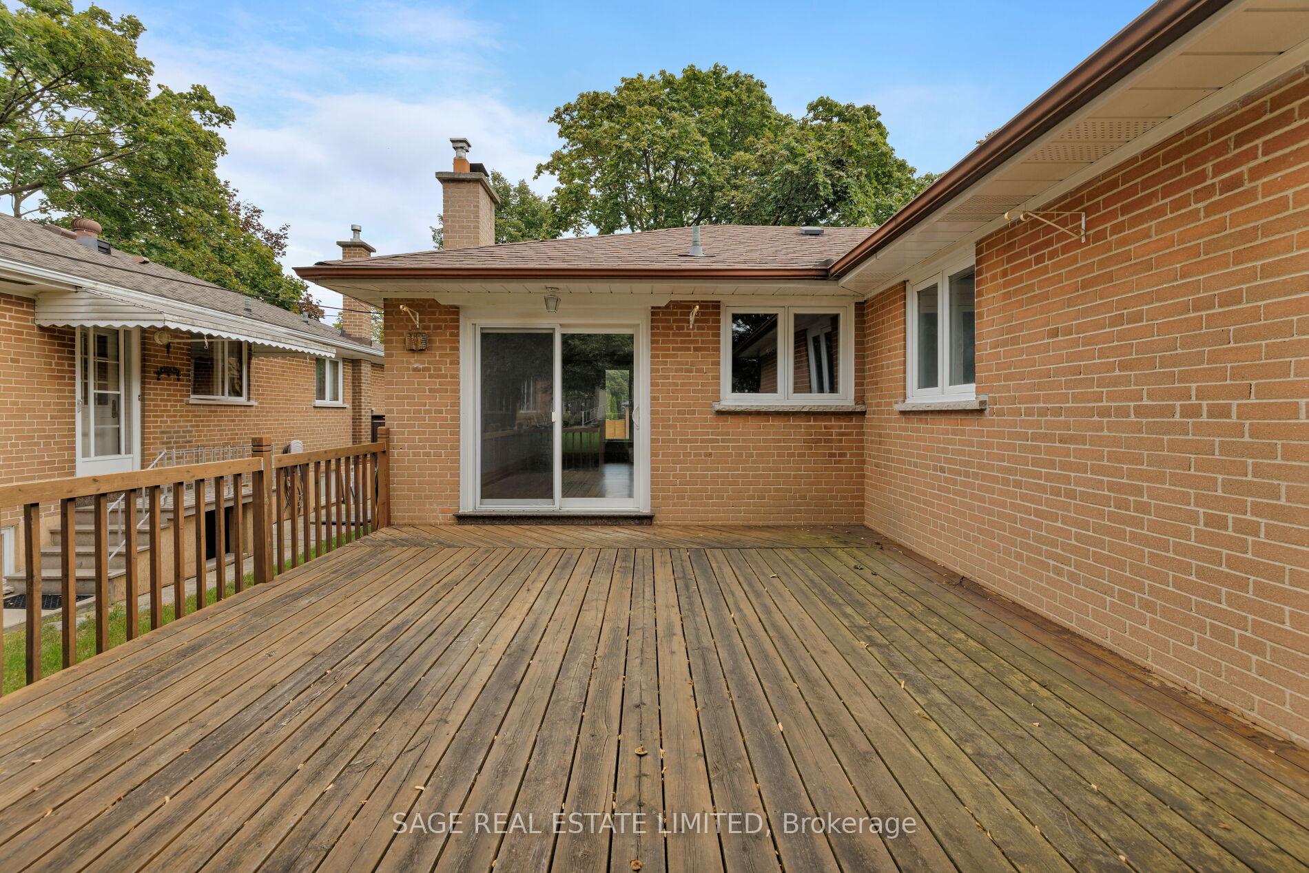 Photo 26 of 22 Ridgemount Road, Etobicoke, Humber Heights — HOMEH