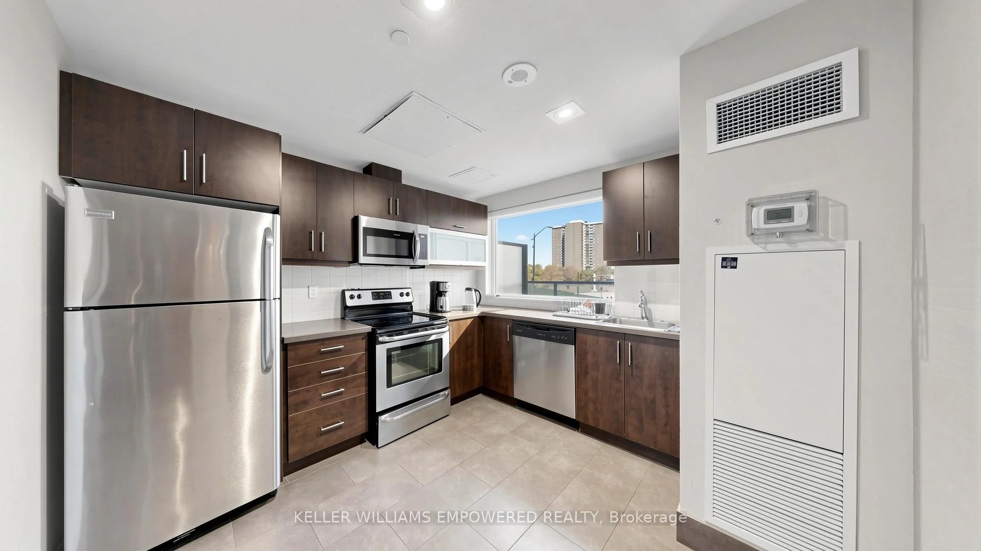 Photo 38 of Unit 807, 2015 Sheppard Avenue E, North York, Henry Farm — HOMEH
