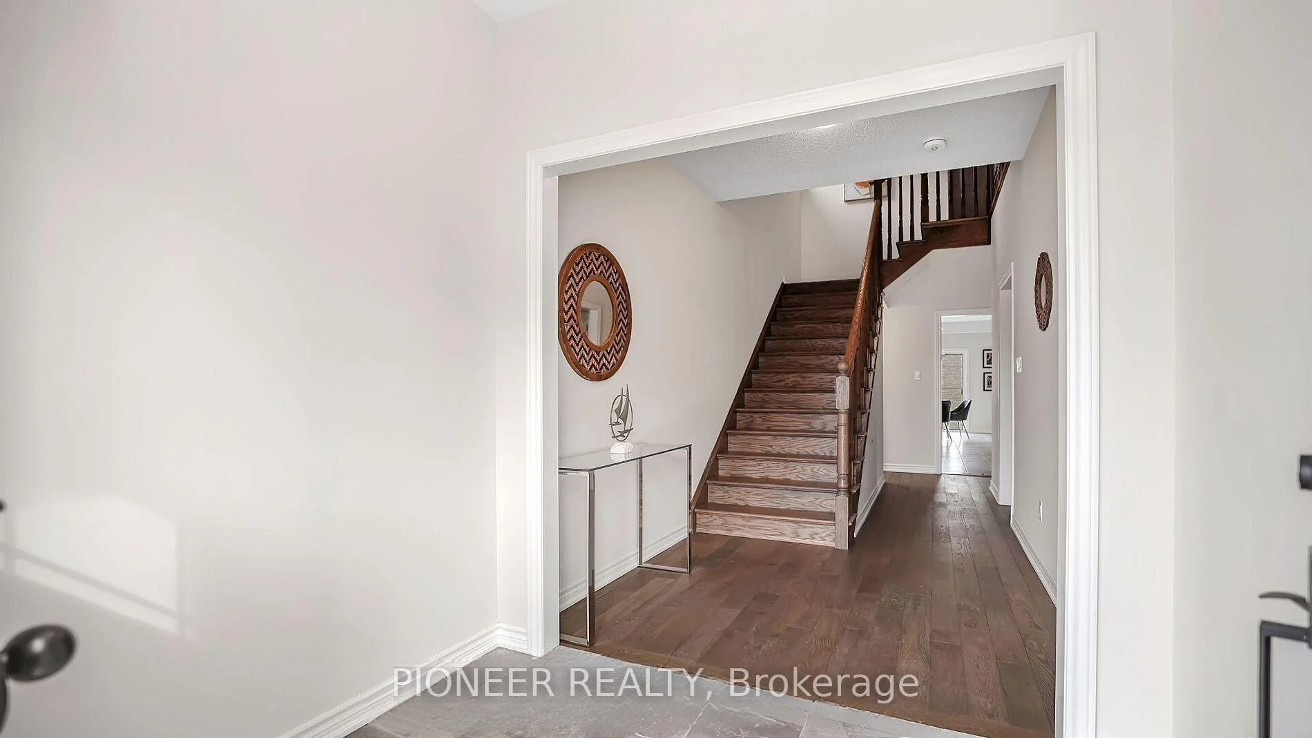 Photo 3 of 112 Palace Street, Thorold, Thorold Downtown — HOMEH