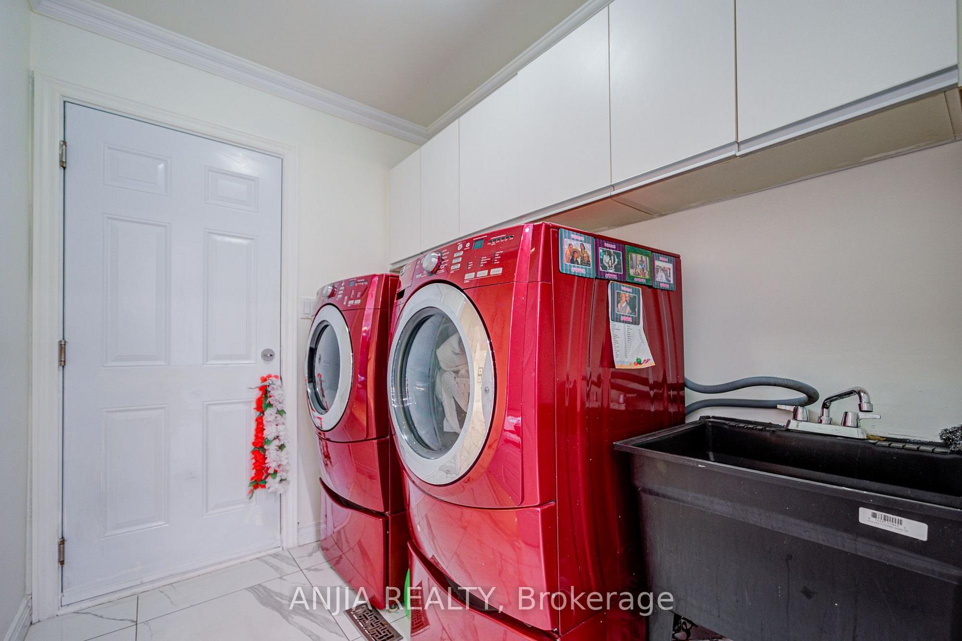 Photo 24 of 39 Millcroft Way, Vaughan, Brownridge — HOMEH