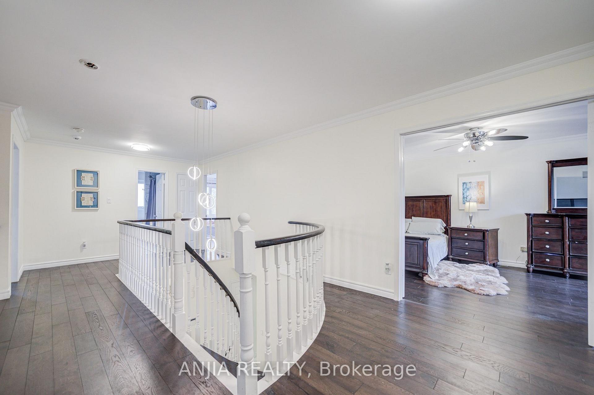 Photo 26 of 39 Millcroft Way, Vaughan, Brownridge — HOMEH
