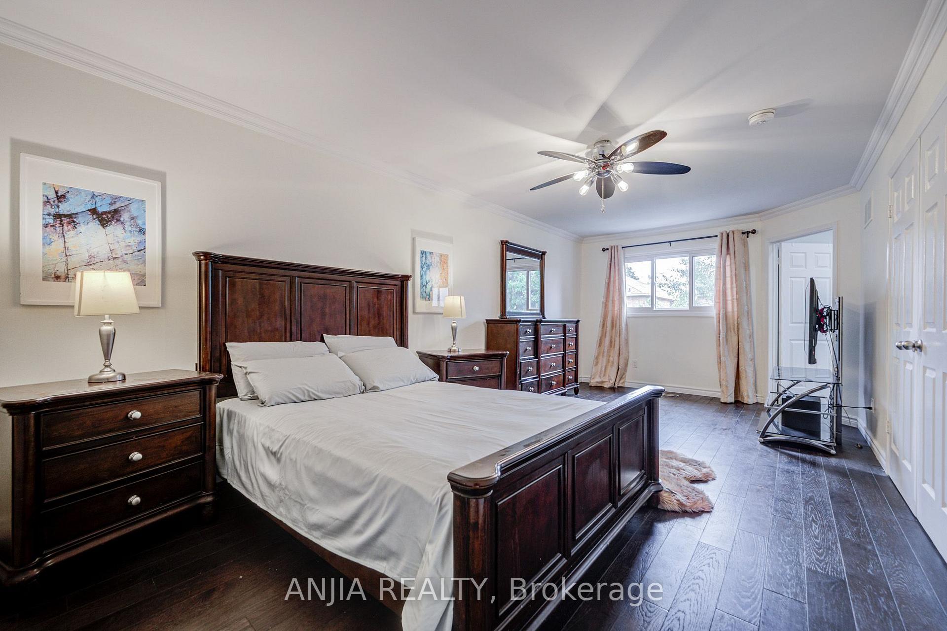 Photo 28 of 39 Millcroft Way, Vaughan, Brownridge — HOMEH