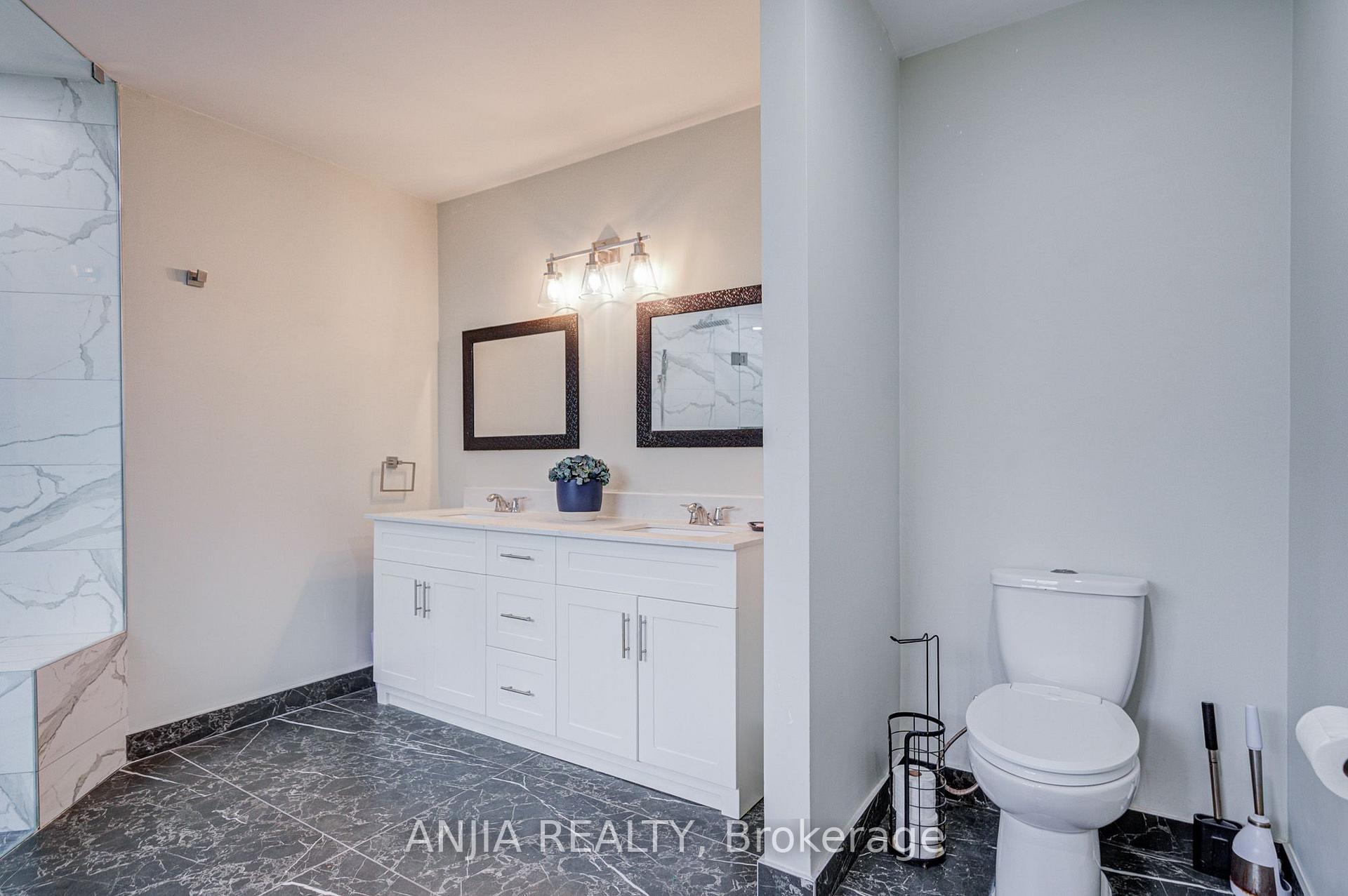 Photo 33 of 39 Millcroft Way, Vaughan, Brownridge — HOMEH