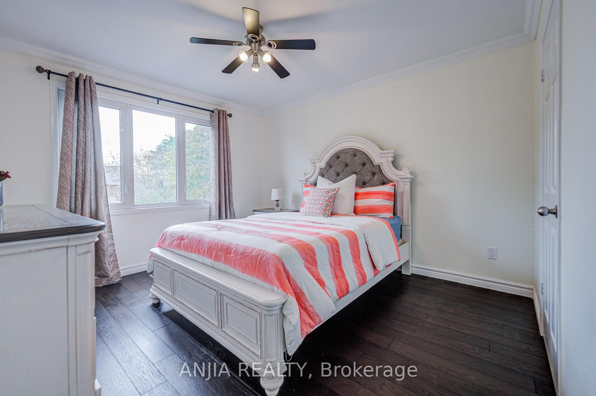 Photo 34 of 39 Millcroft Way, Vaughan, Brownridge — HOMEH
