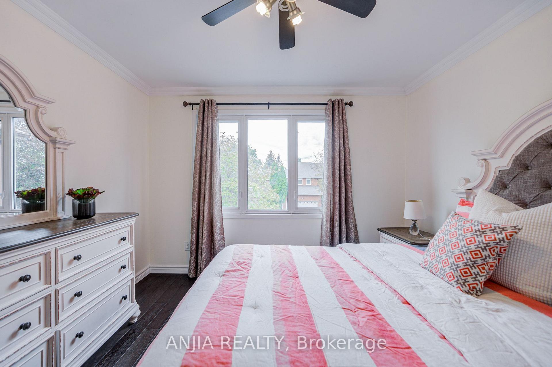Photo 36 of 39 Millcroft Way, Vaughan, Brownridge — HOMEH
