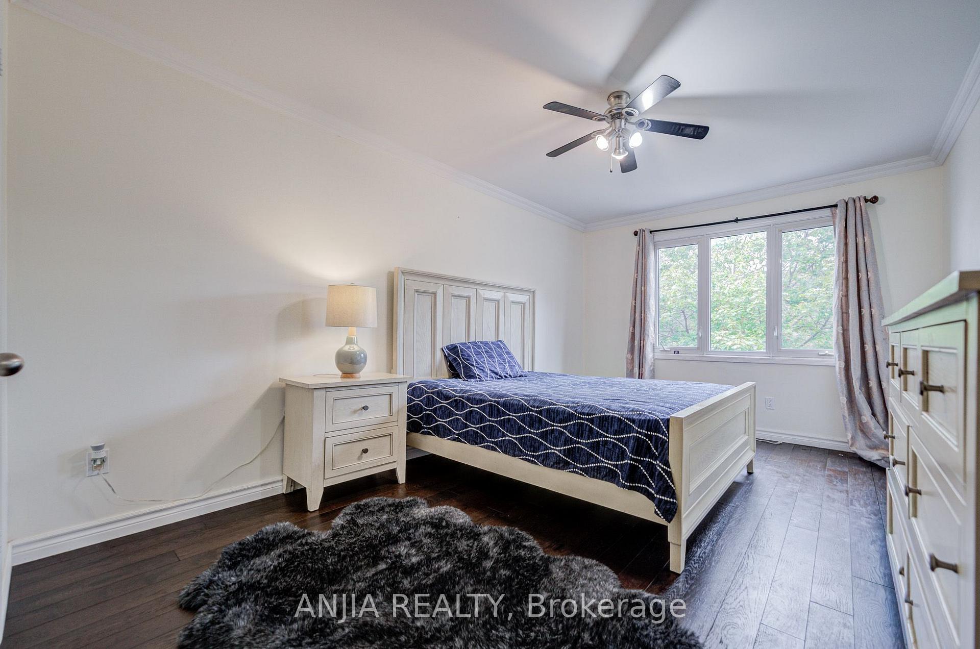 Photo 37 of 39 Millcroft Way, Vaughan, Brownridge — HOMEH