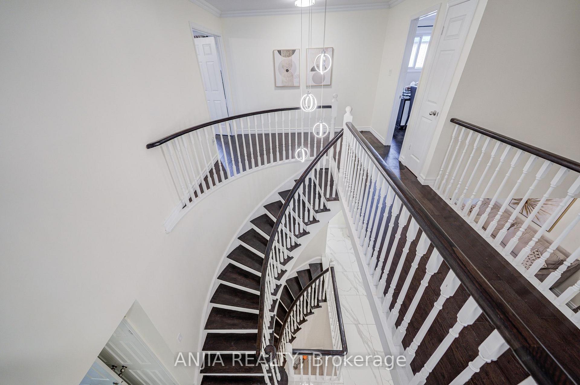 Photo 43 of 39 Millcroft Way, Vaughan, Brownridge — HOMEH