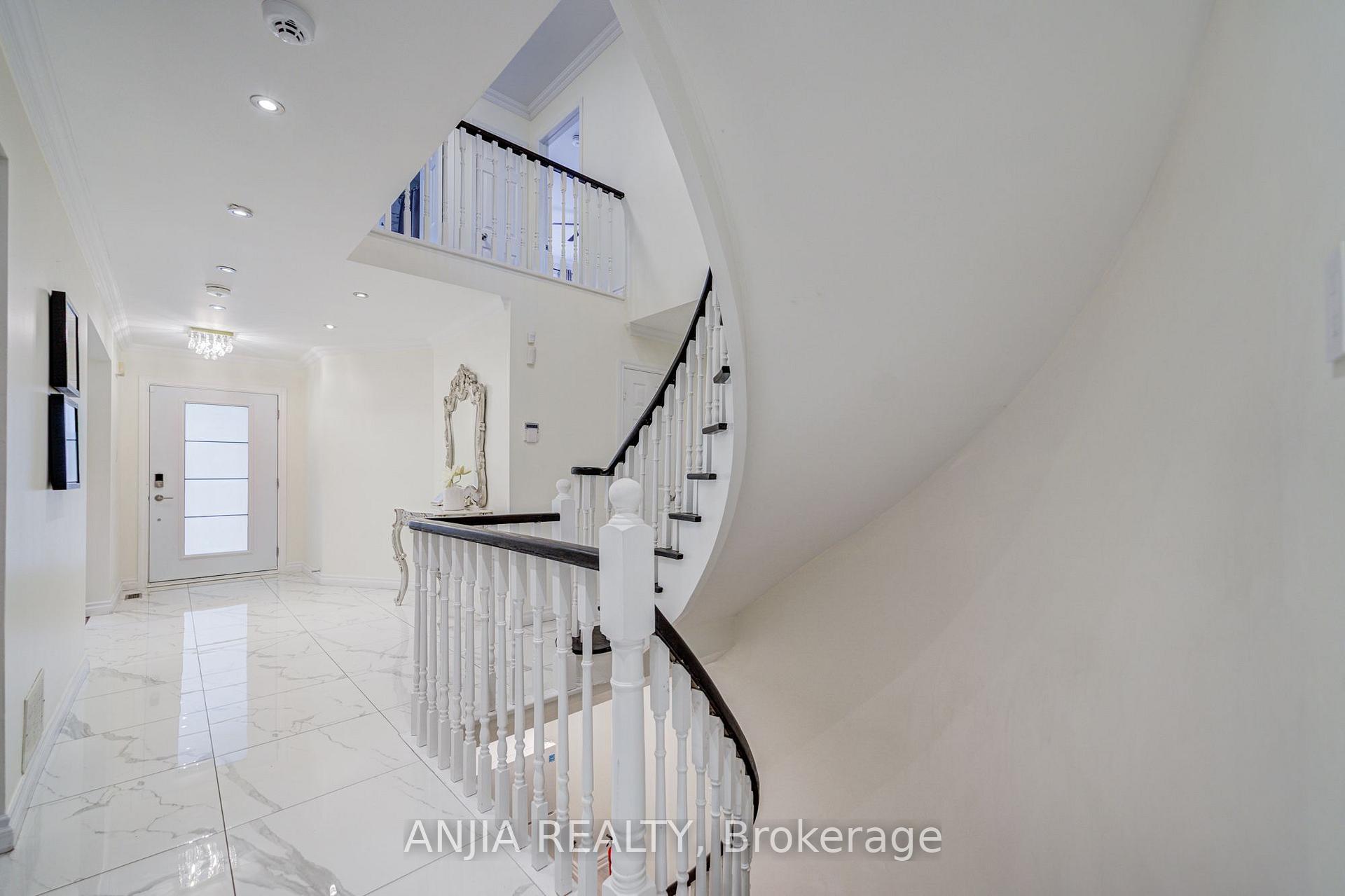 Photo 44 of 39 Millcroft Way, Vaughan, Brownridge — HOMEH
