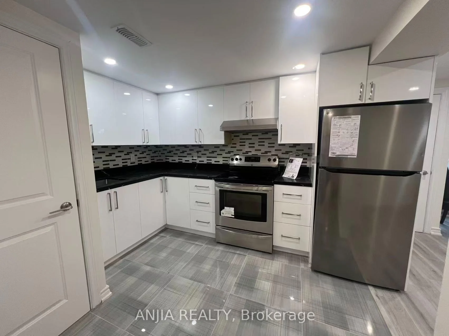 Photo 51 of 39 Millcroft Way, Vaughan, Brownridge — HOMEH