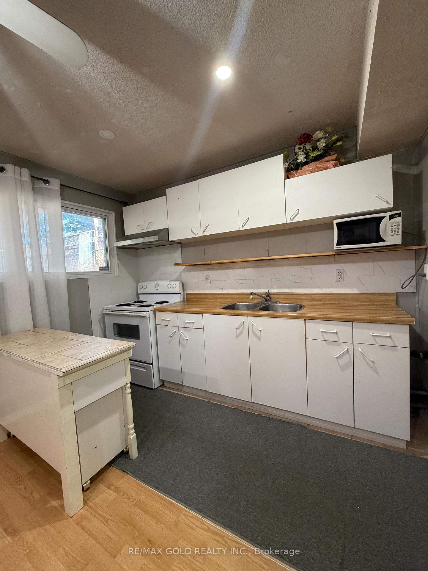 Photo 1 of Unit Basement, 38 Carter Drive, Brampton, Brampton North — HOMEH