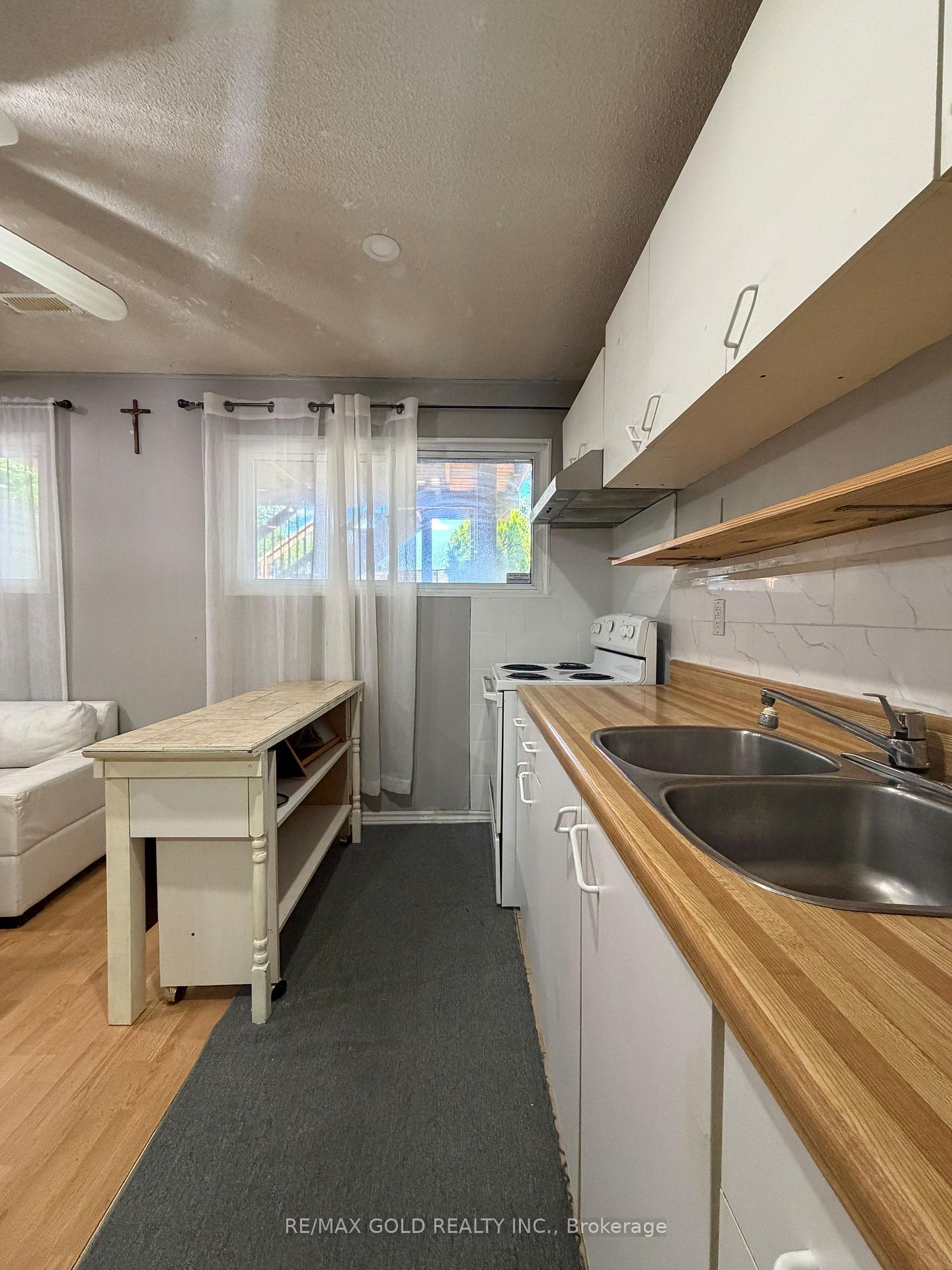 Photo 4 of Unit Basement, 38 Carter Drive, Brampton, Brampton North — HOMEH
