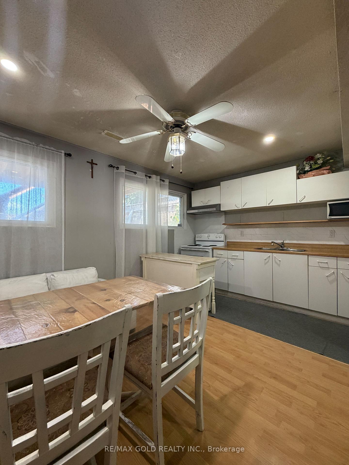 Photo 6 of Unit Basement, 38 Carter Drive, Brampton, Brampton North — HOMEH