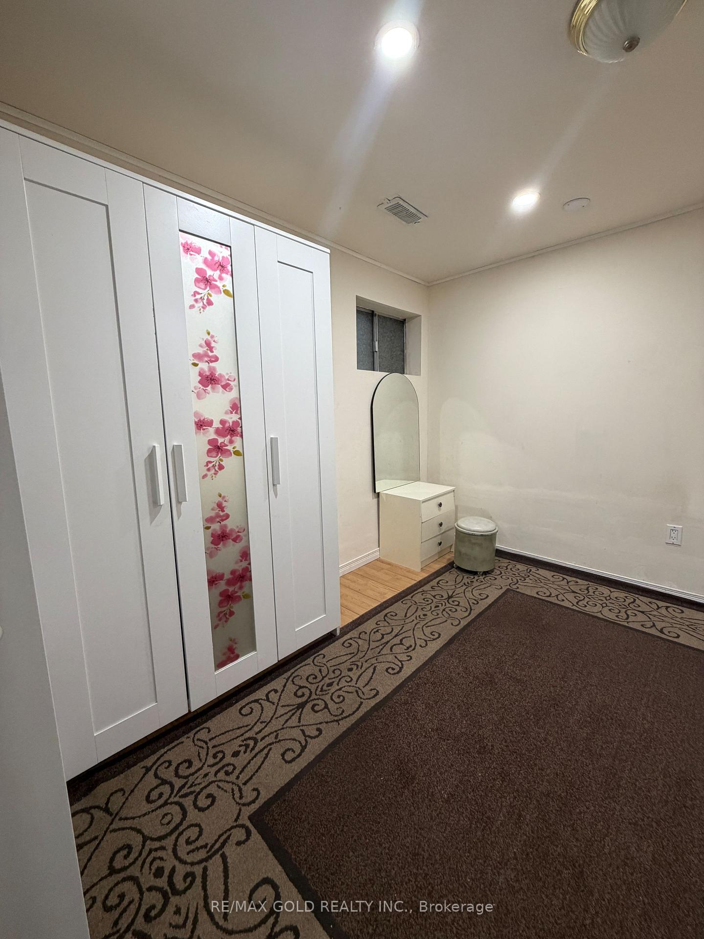 Photo 10 of Unit Basement, 38 Carter Drive, Brampton, Brampton North — HOMEH