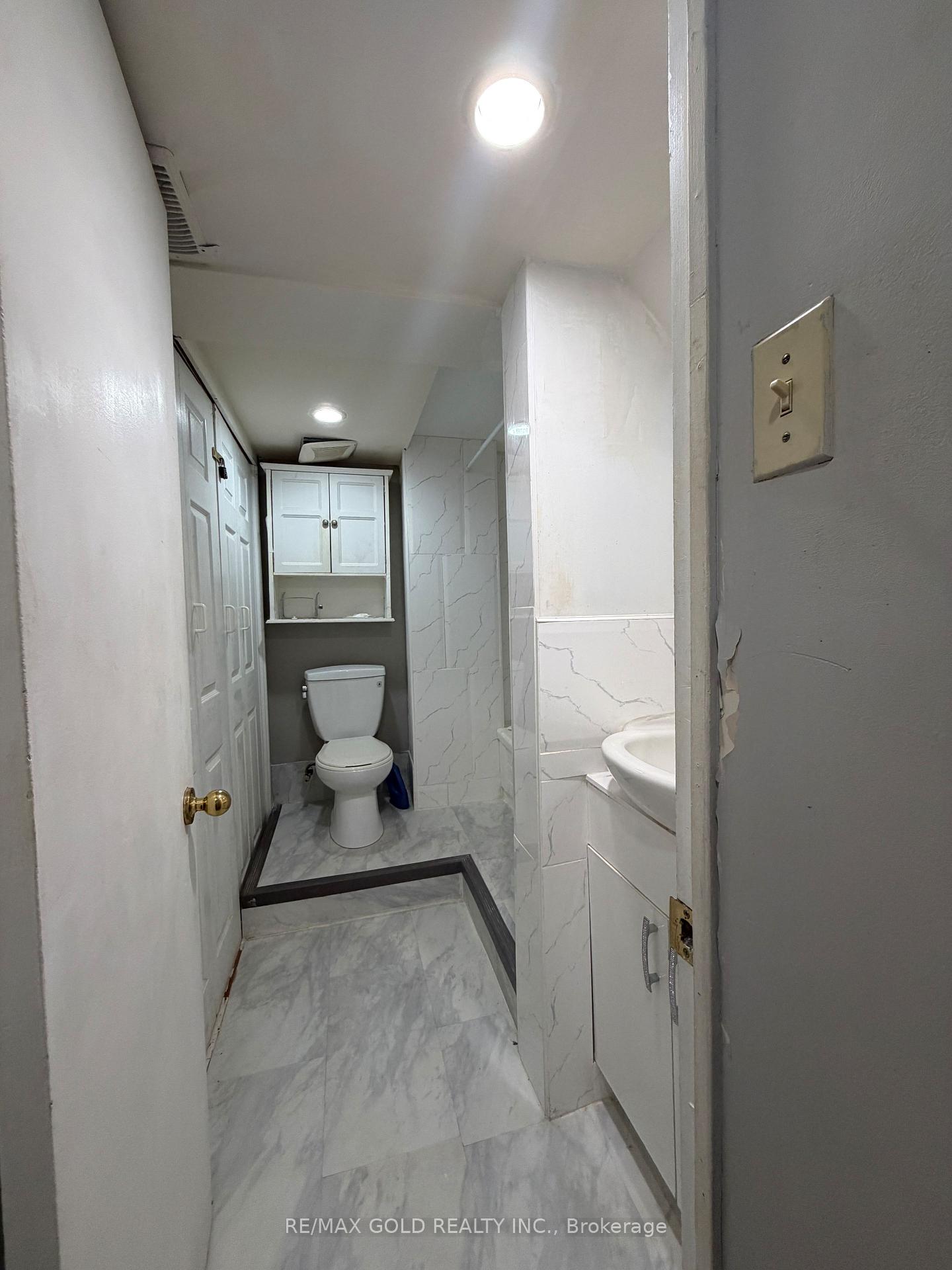 Photo 17 of Unit Basement, 38 Carter Drive, Brampton, Brampton North — HOMEH