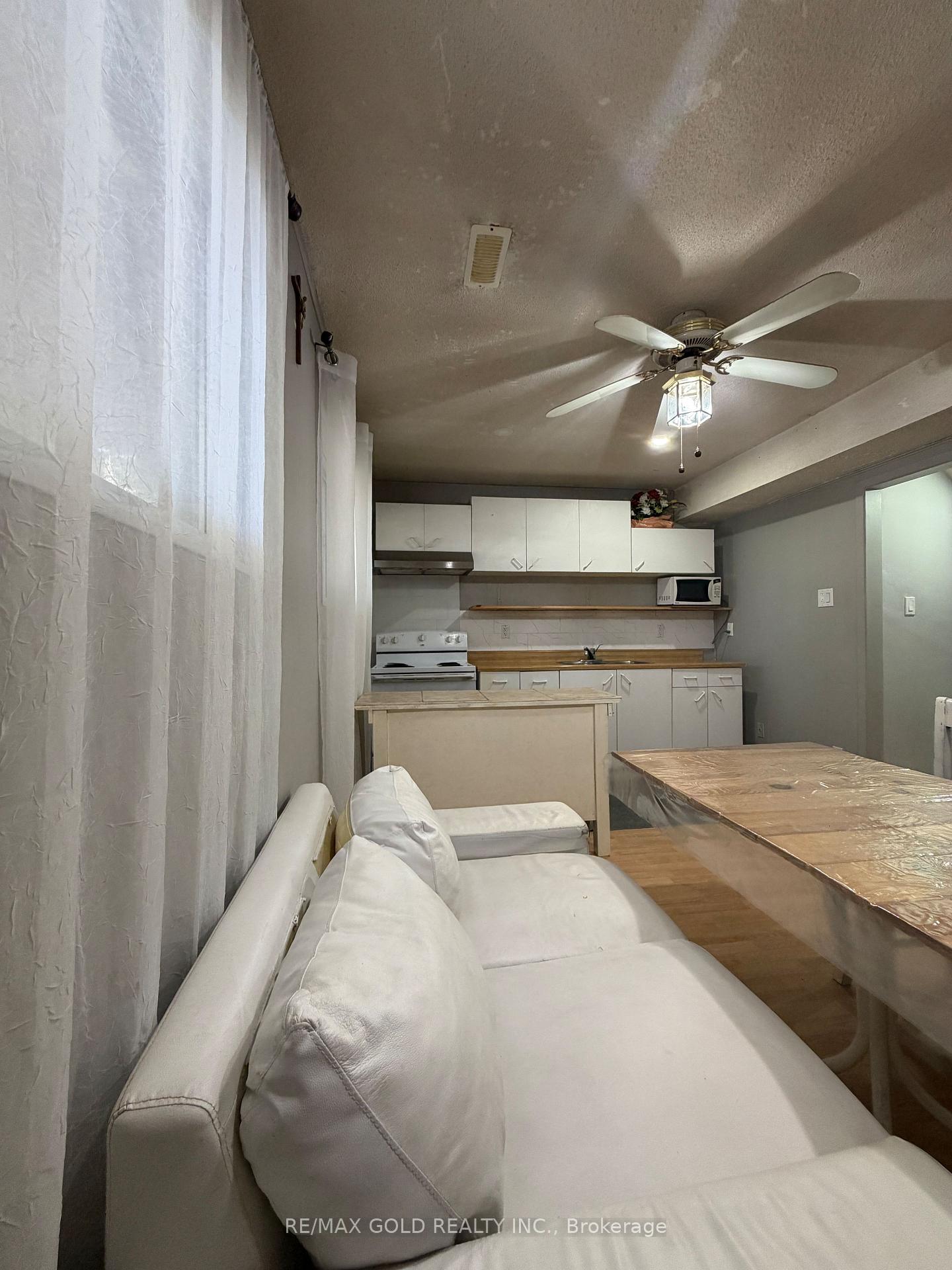 Photo 5 of Unit Basement, 38 Carter Drive, Brampton, Brampton North — HOMEH