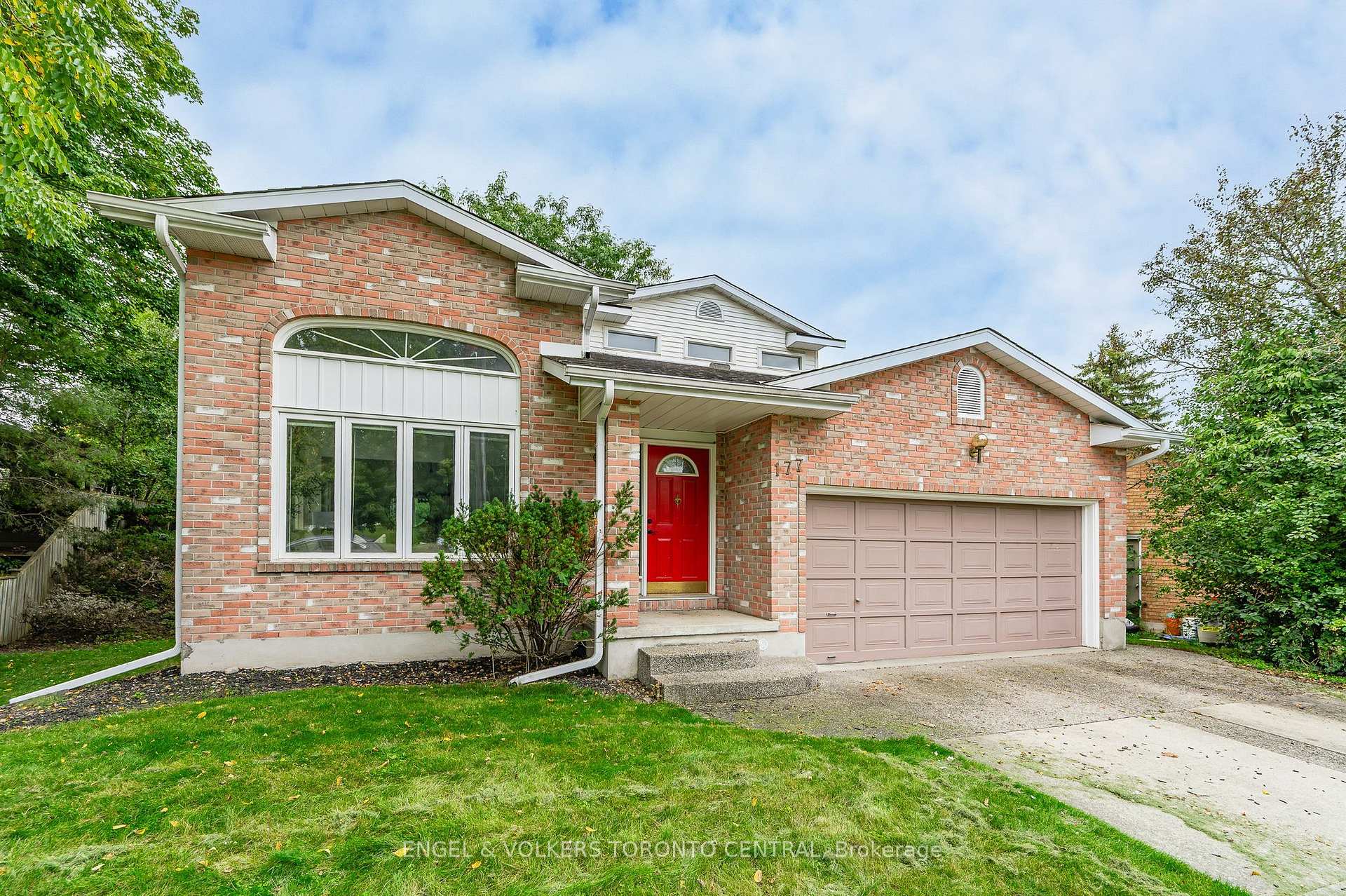 Photo 2 of 177 Mayfield Avenue, Waterloo, Lincoln Heights — HOMEH