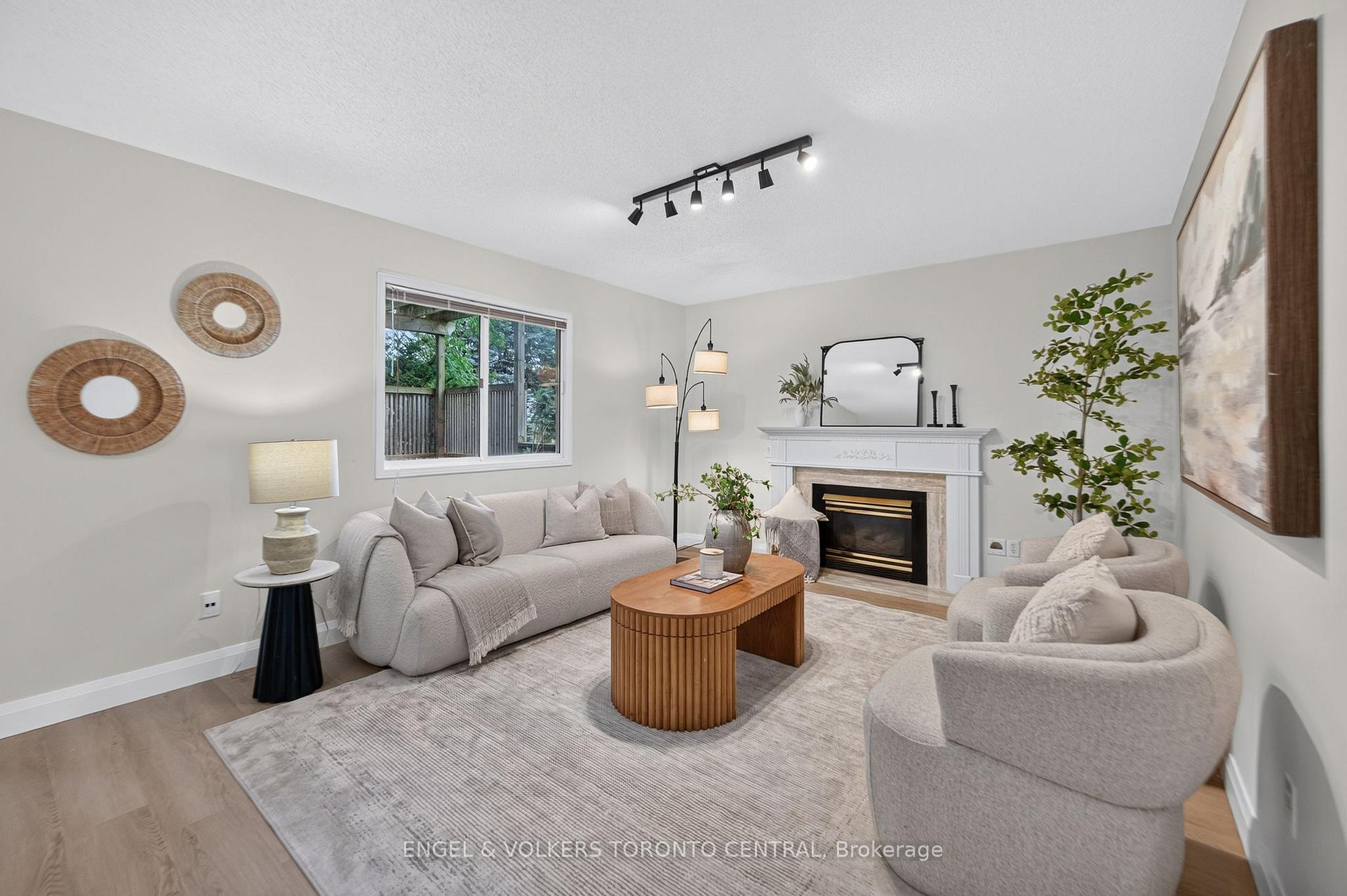 Photo 10 of 177 Mayfield Avenue, Waterloo, Lincoln Heights — HOMEH