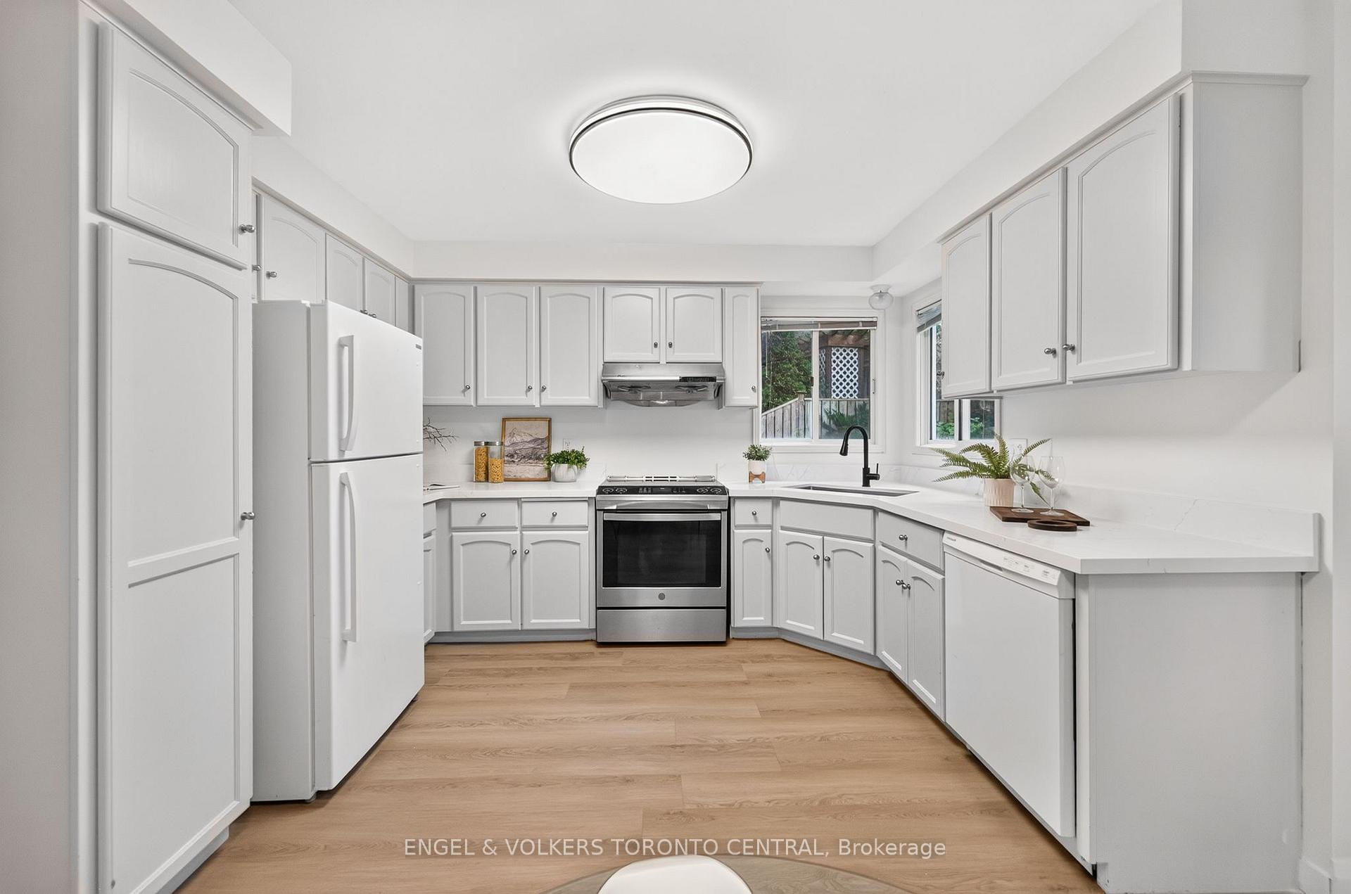 Photo 16 of 177 Mayfield Avenue, Waterloo, Lincoln Heights — HOMEH