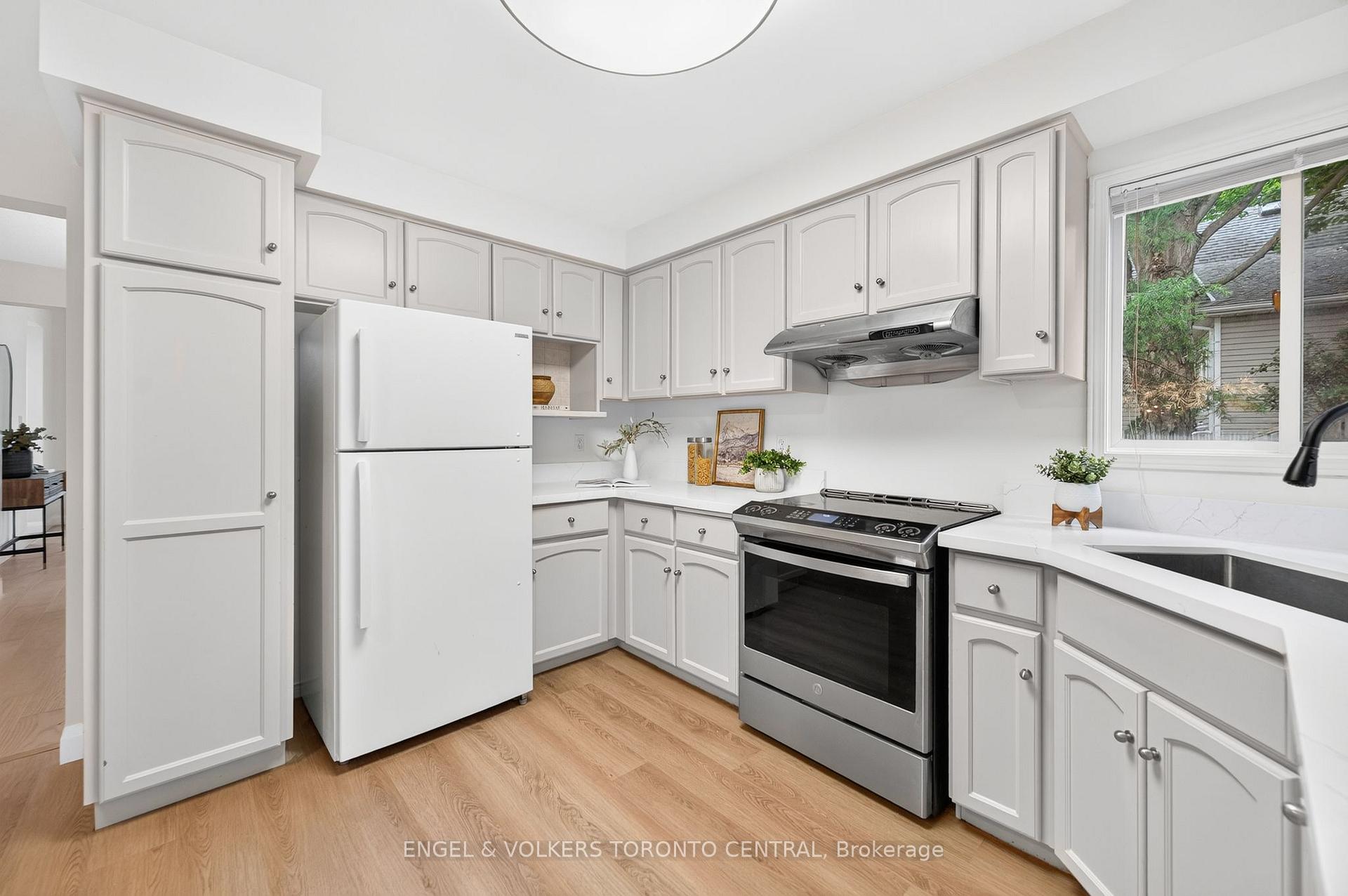 Photo 17 of 177 Mayfield Avenue, Waterloo, Lincoln Heights — HOMEH