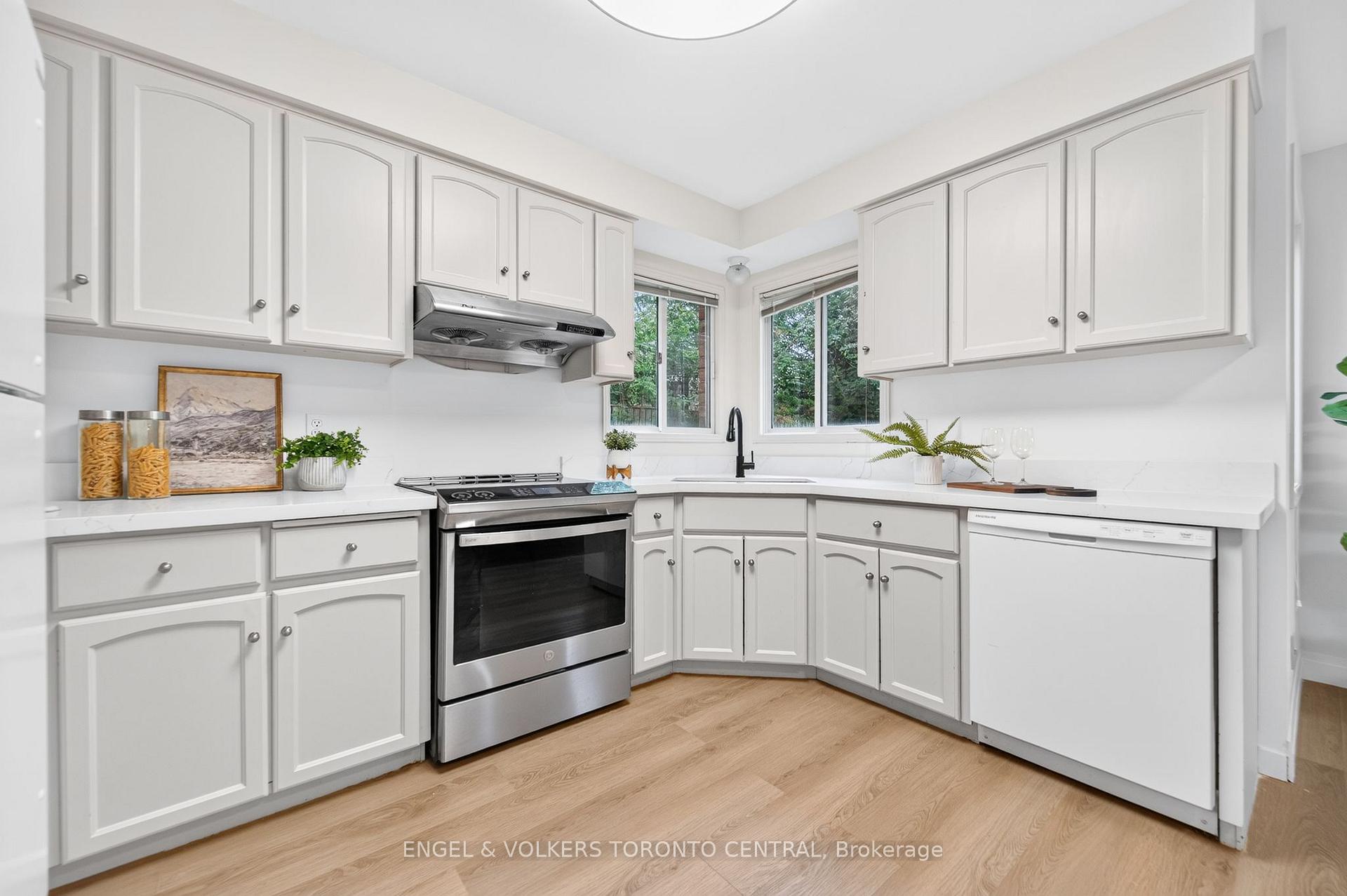 Photo 18 of 177 Mayfield Avenue, Waterloo, Lincoln Heights — HOMEH