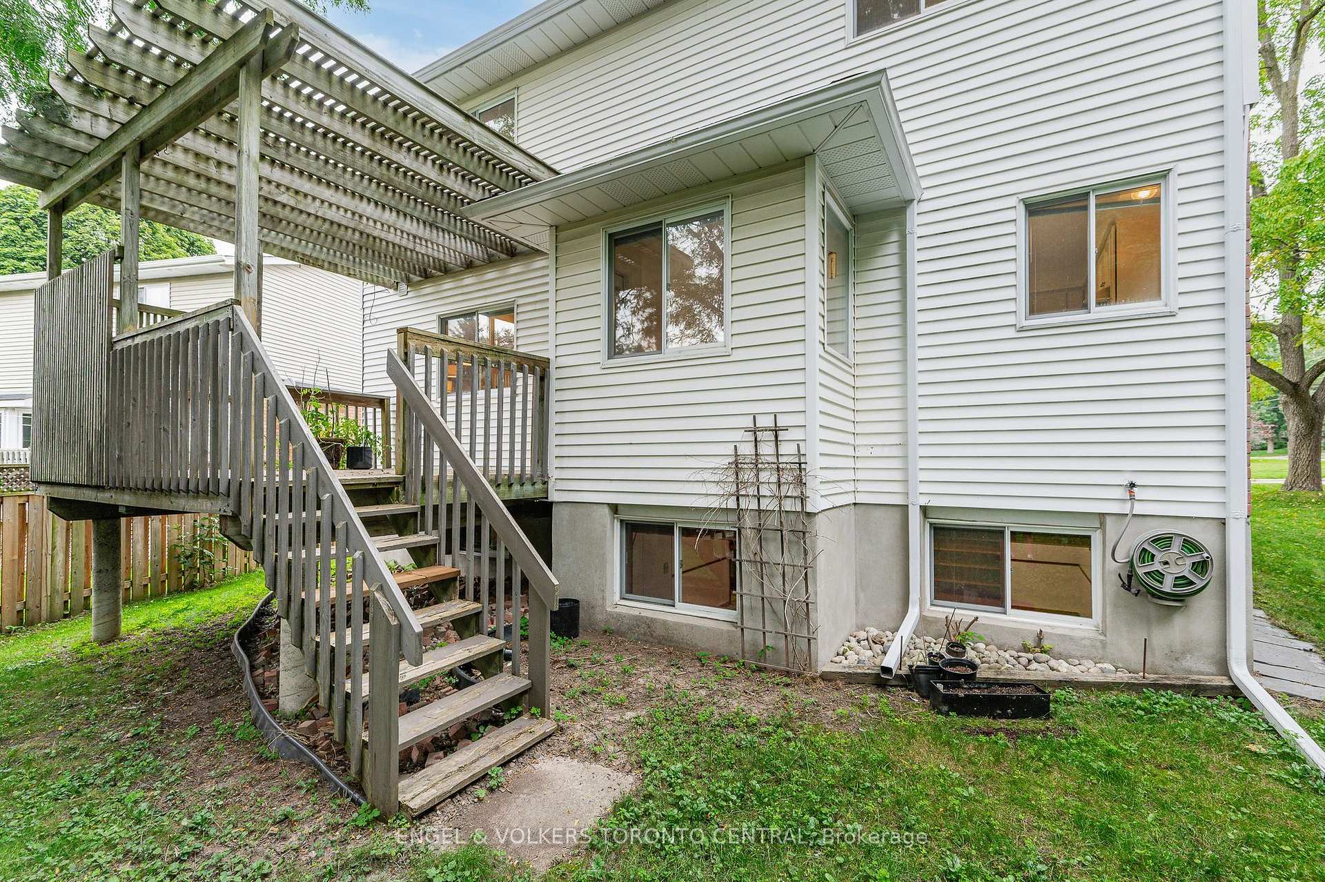 Photo 43 of 177 Mayfield Avenue, Waterloo, Lincoln Heights — HOMEH