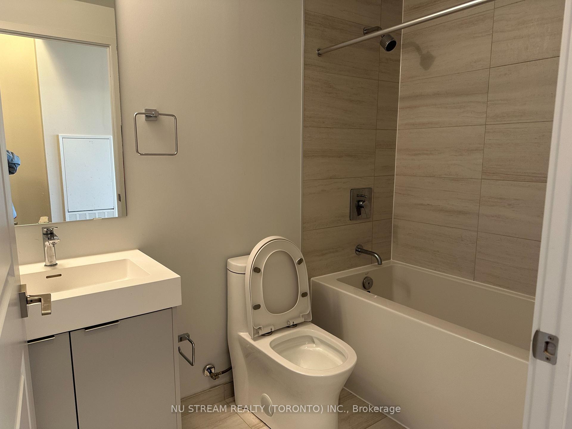 Photo 4 of Unit 4309, 2920 Highway 7 Road W, Vaughan, Concord — HOMEH