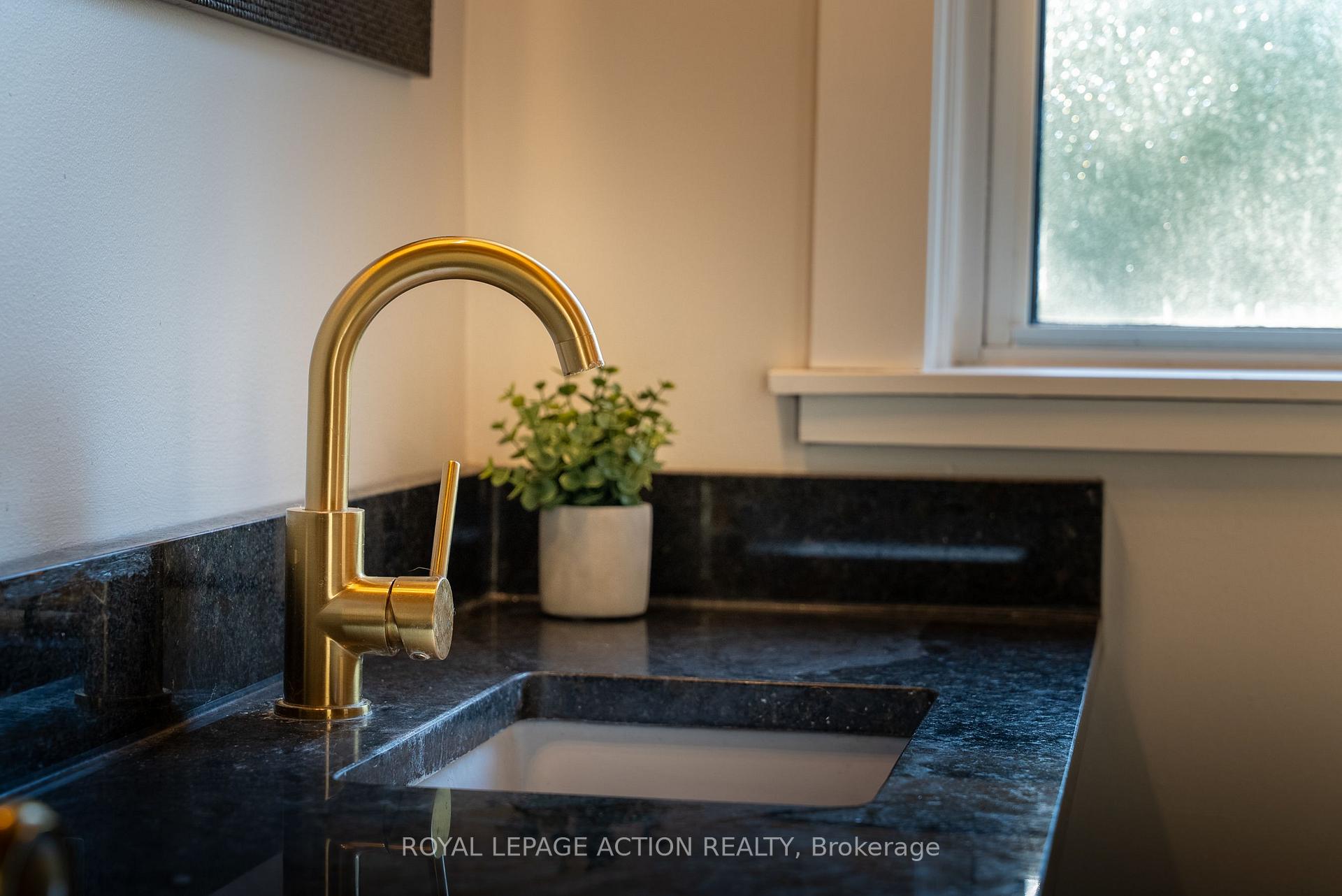 Photo 9 of 20 Wells Avenue, Brantford, Terrace Hill — HOMEH