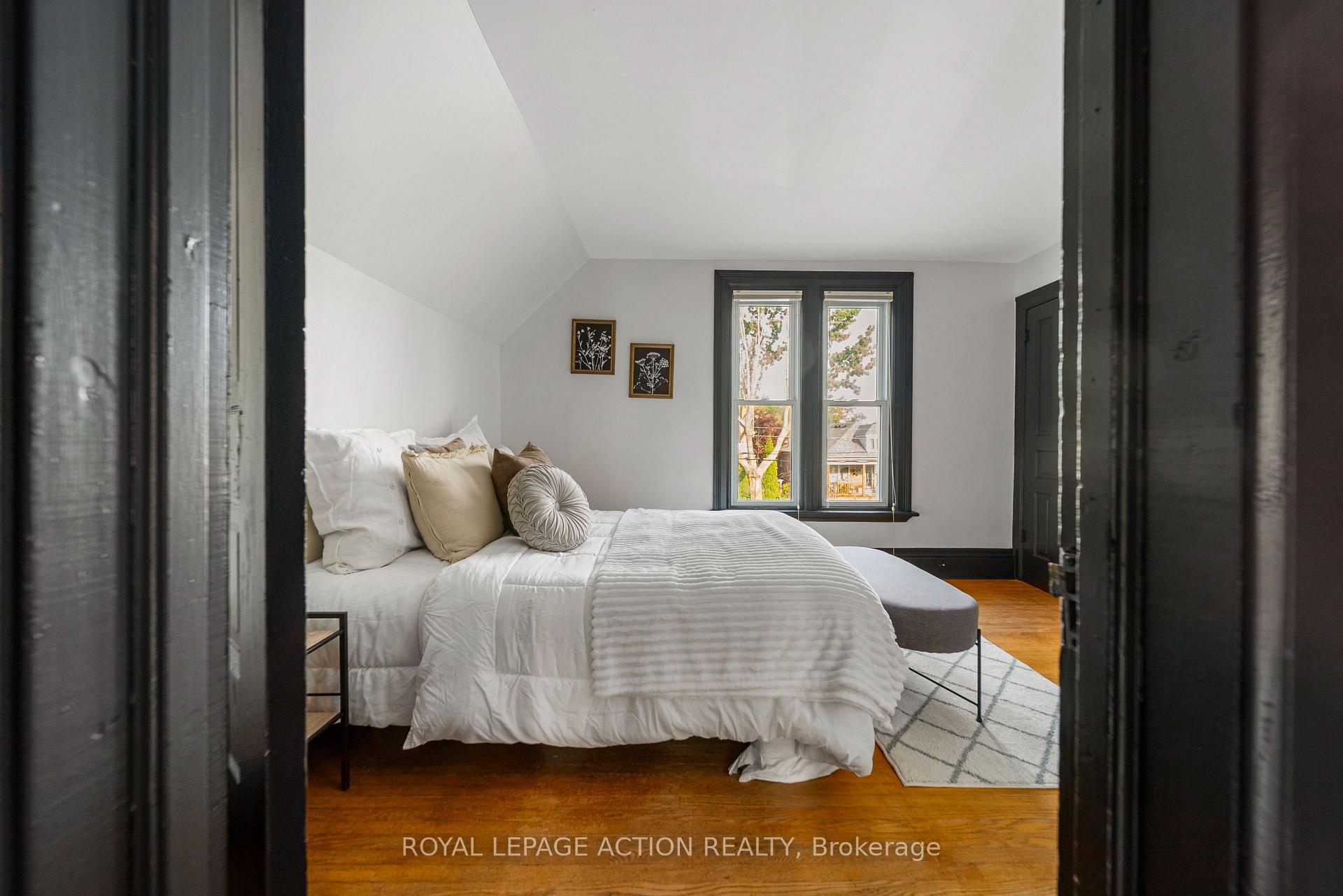 Photo 21 of 20 Wells Avenue, Brantford, Terrace Hill — HOMEH