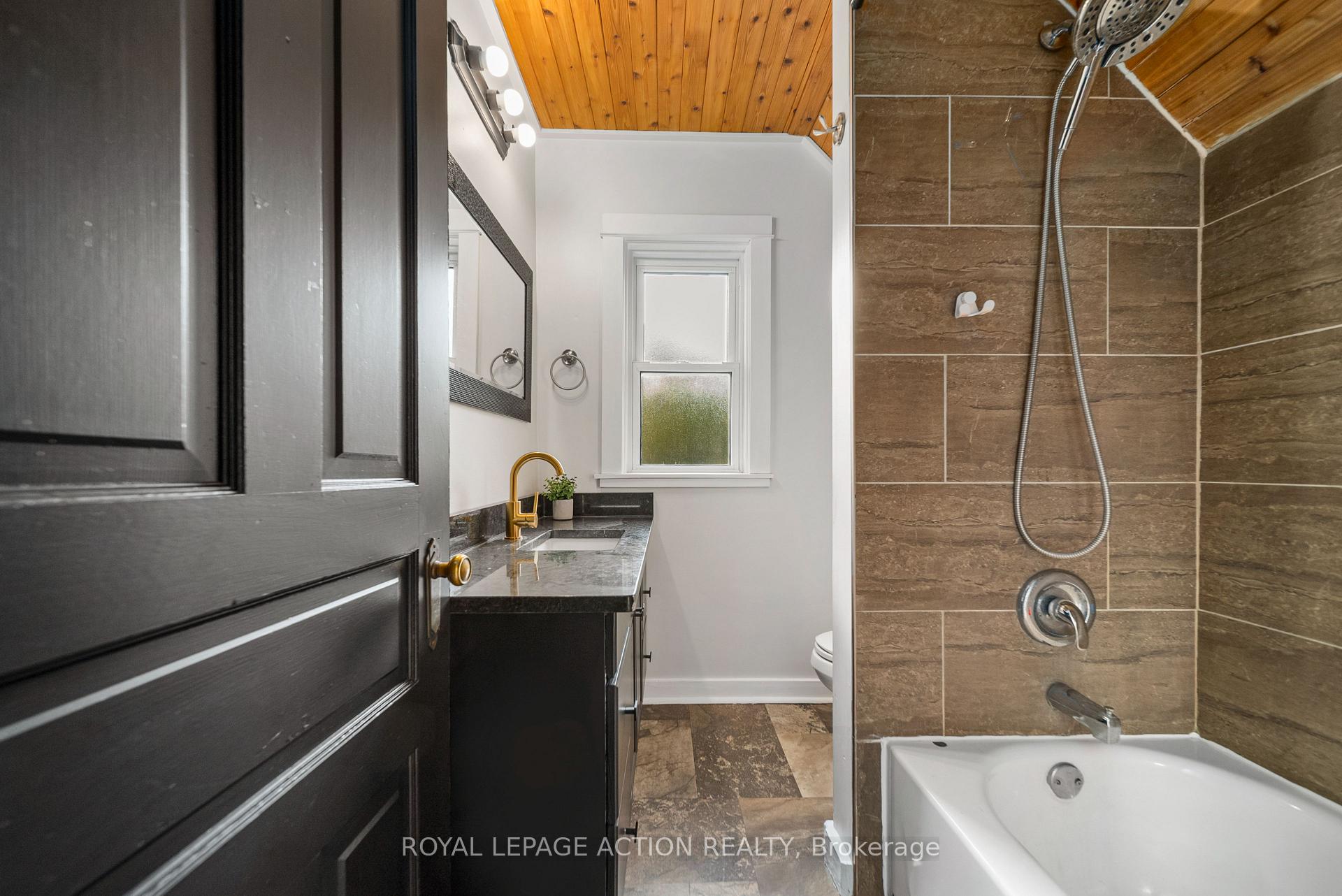 Photo 22 of 20 Wells Avenue, Brantford, Terrace Hill — HOMEH