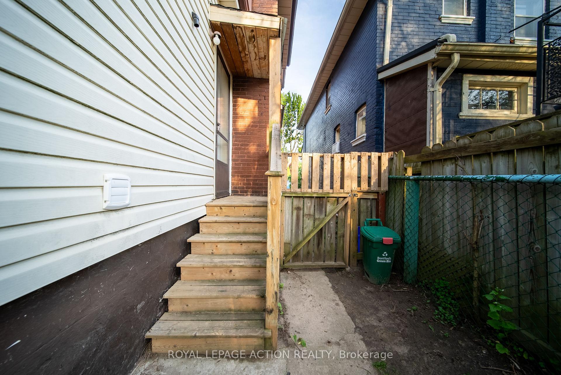 Photo 26 of 20 Wells Avenue, Brantford, Terrace Hill — HOMEH