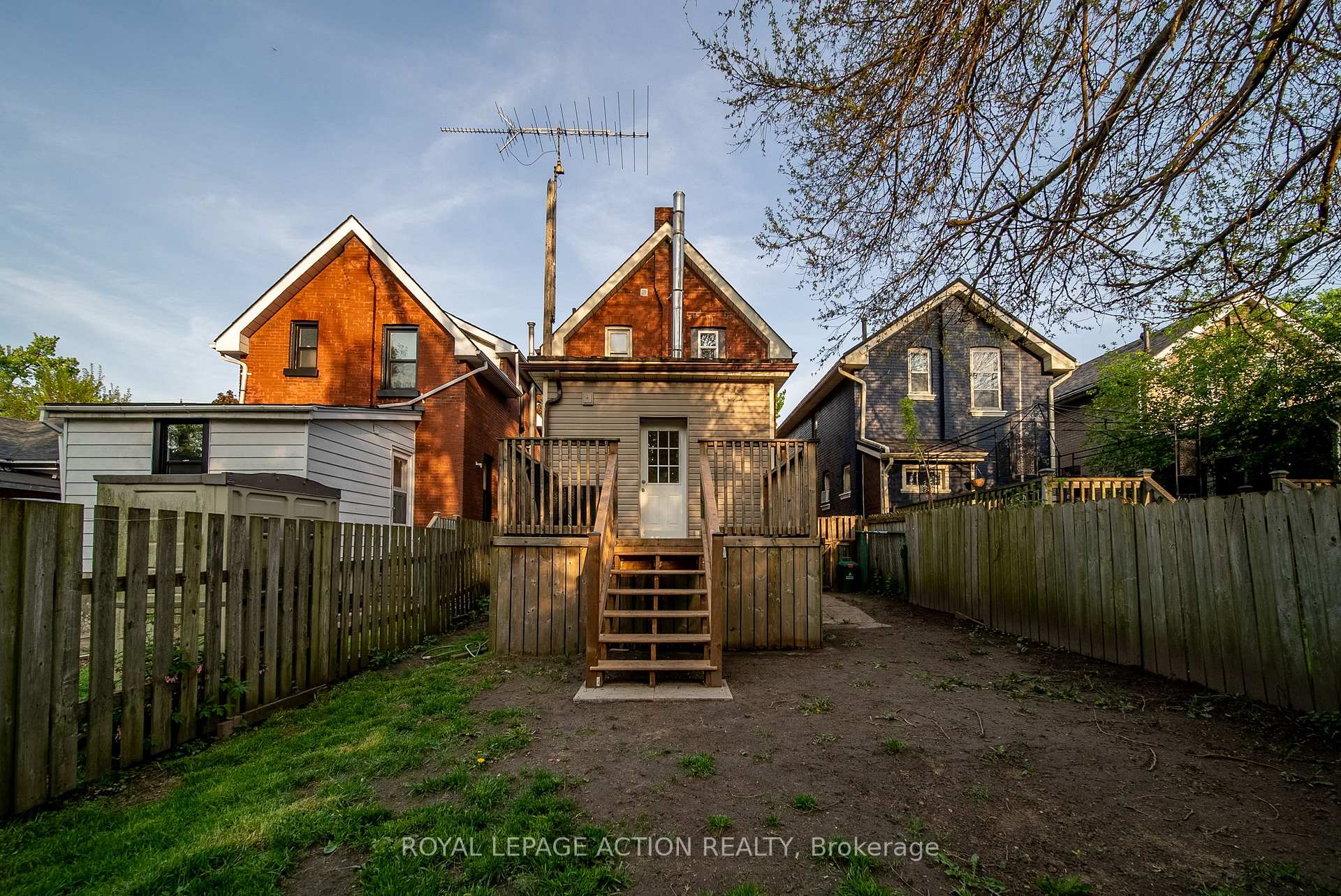 Photo 27 of 20 Wells Avenue, Brantford, Terrace Hill — HOMEH