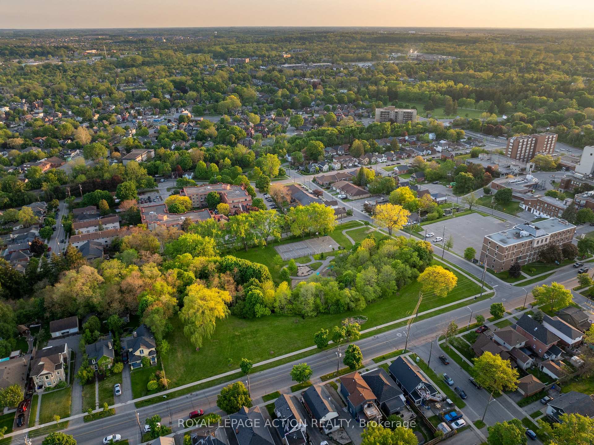 Photo 30 of 20 Wells Avenue, Brantford, Terrace Hill — HOMEH