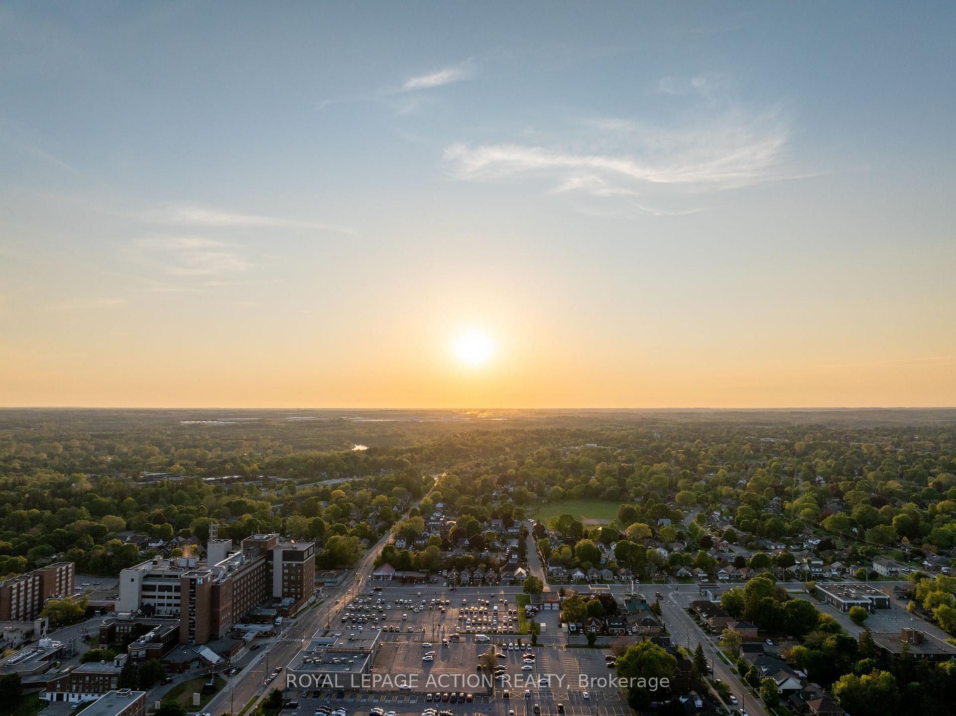 Photo 31 of 20 Wells Avenue, Brantford, Terrace Hill — HOMEH