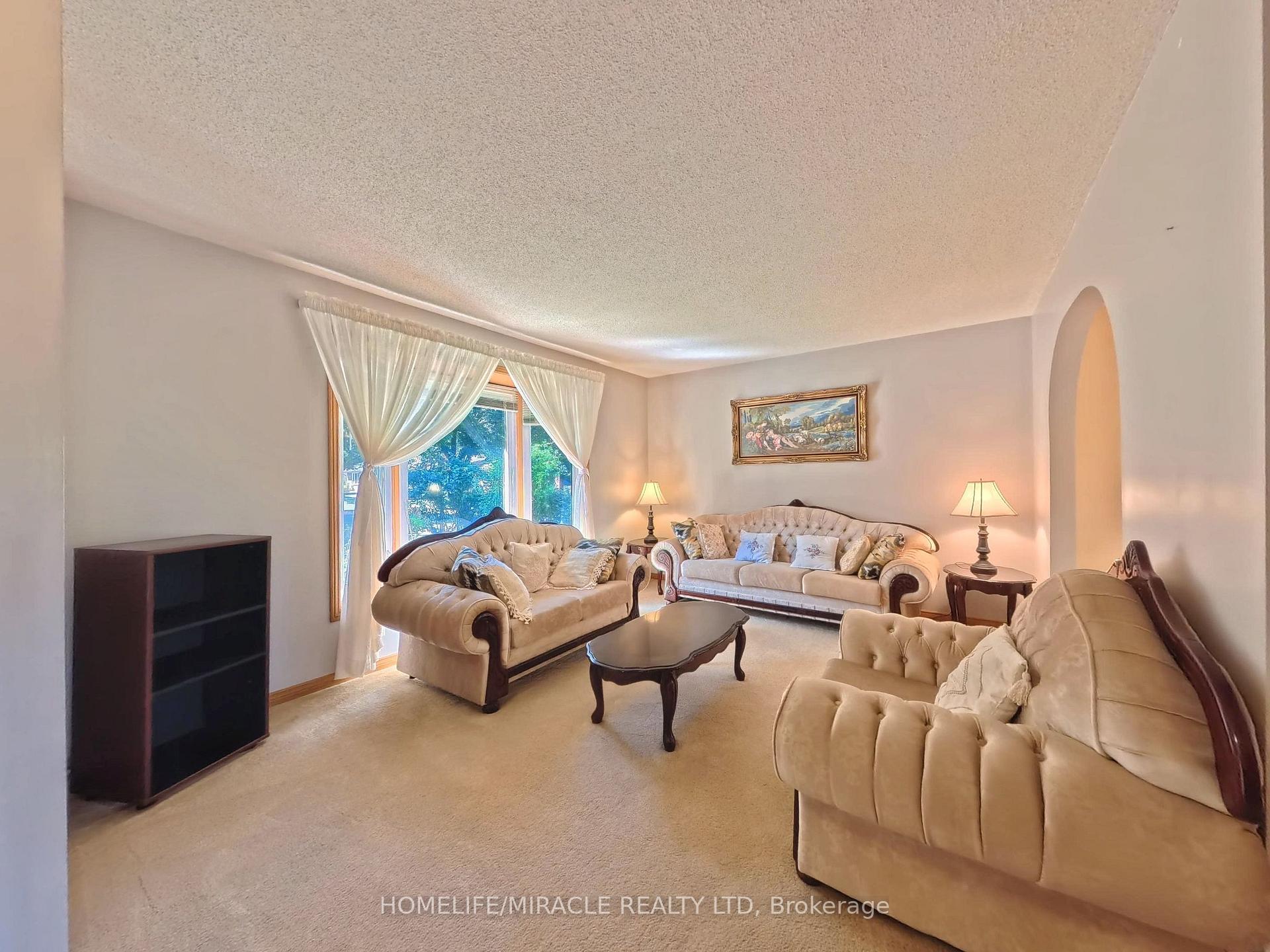 Photo 6 of 56 Scenic Wood Crescent, Kitchener, Stanley Park — HOMEH