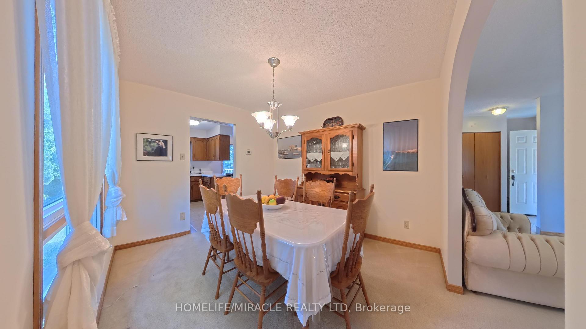 Photo 7 of 56 Scenic Wood Crescent, Kitchener, Stanley Park — HOMEH