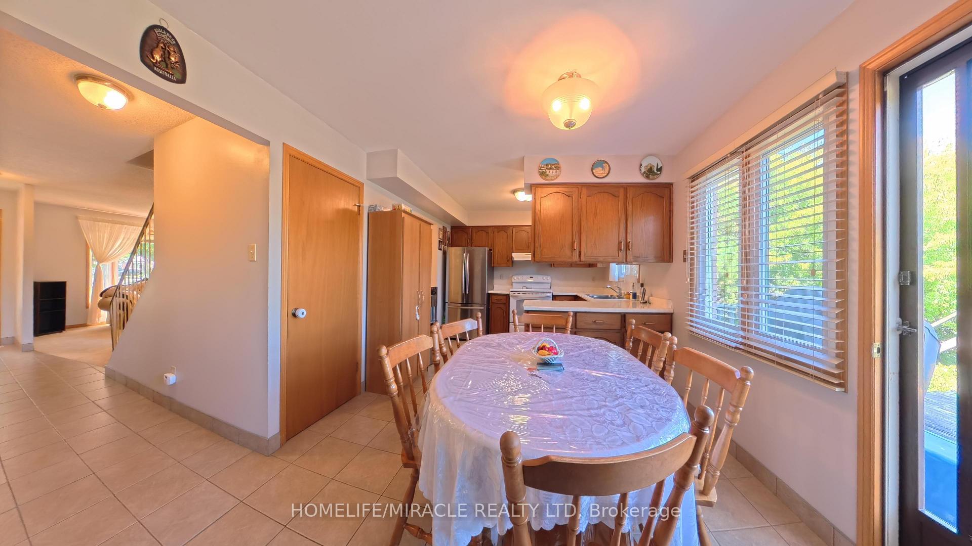 Photo 10 of 56 Scenic Wood Crescent, Kitchener, Stanley Park — HOMEH