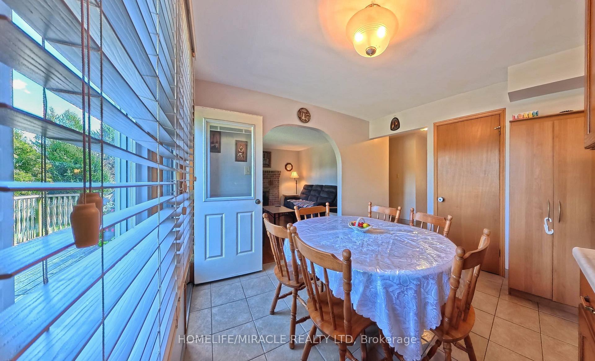 Photo 16 of 56 Scenic Wood Crescent, Kitchener, Stanley Park — HOMEH