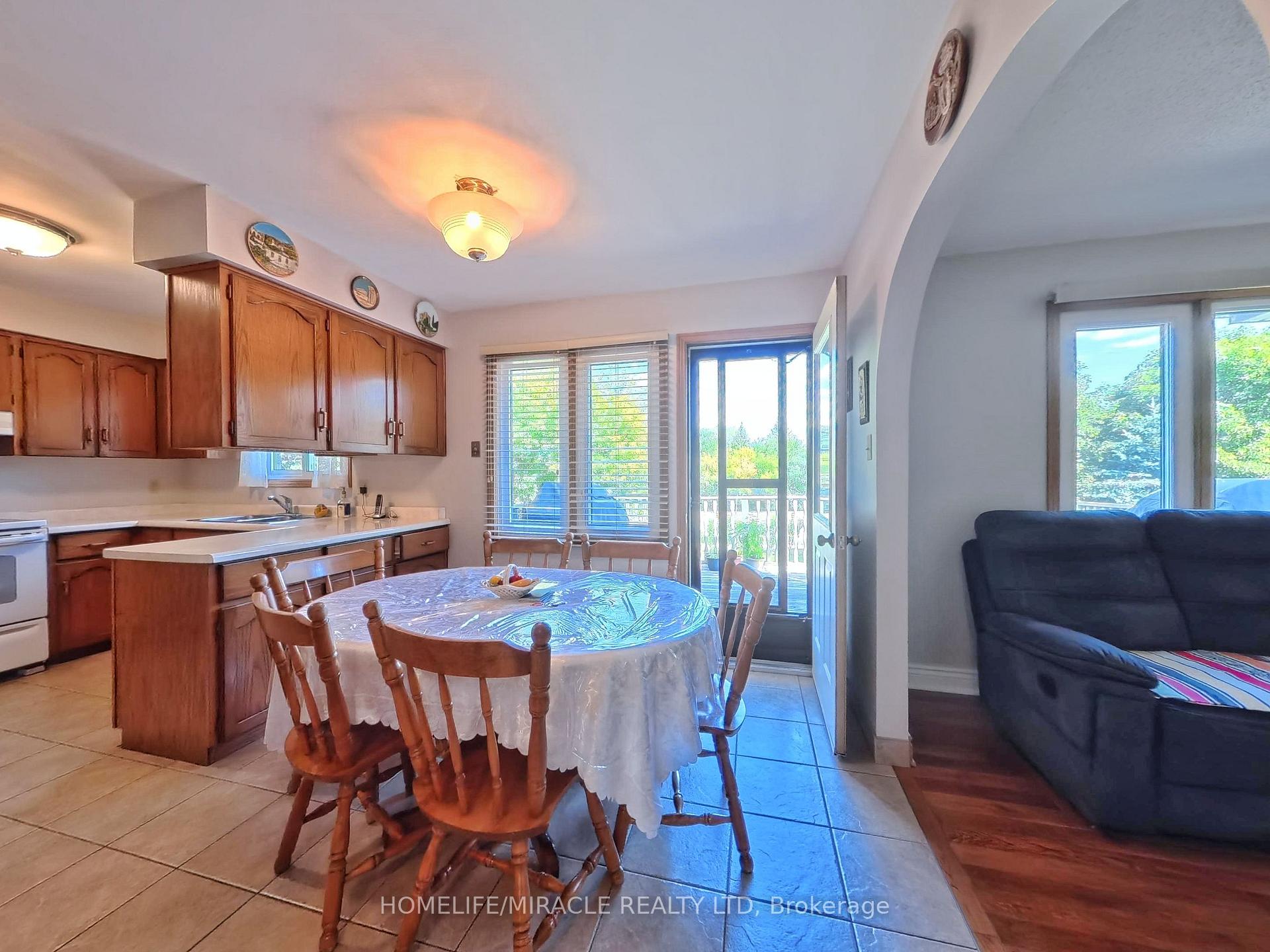 Photo 17 of 56 Scenic Wood Crescent, Kitchener, Stanley Park — HOMEH