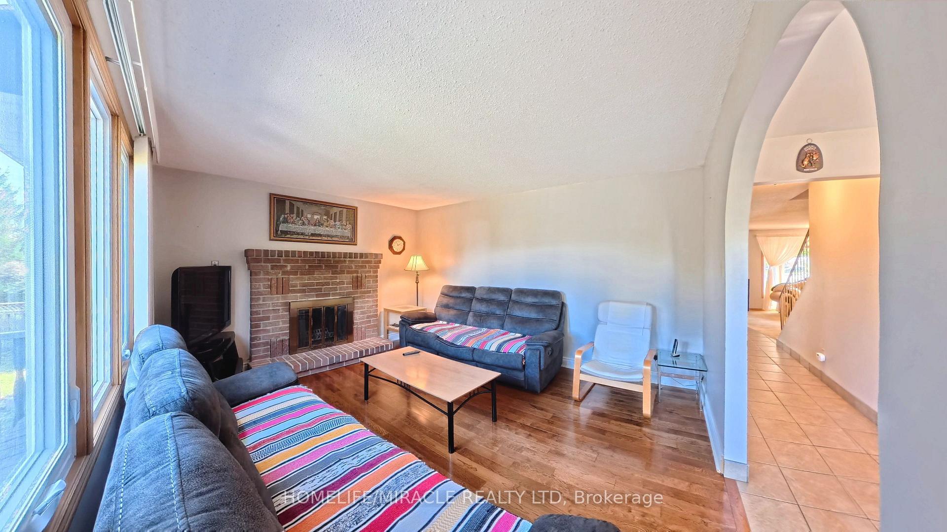 Photo 20 of 56 Scenic Wood Crescent, Kitchener, Stanley Park — HOMEH