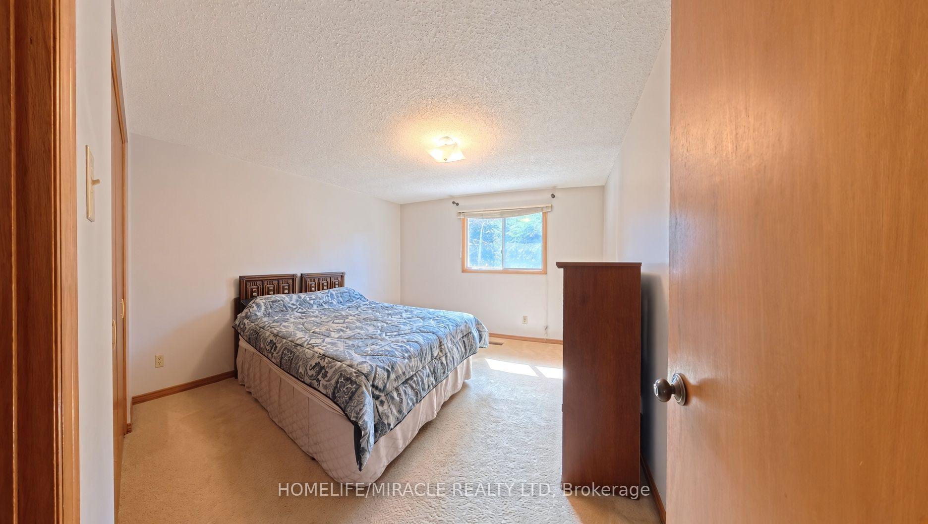 Photo 23 of 56 Scenic Wood Crescent, Kitchener, Stanley Park — HOMEH