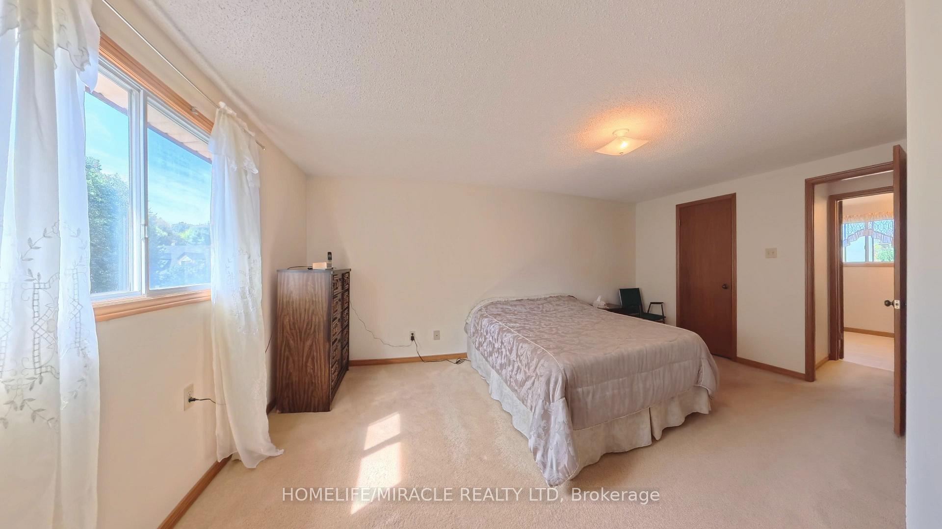 Photo 26 of 56 Scenic Wood Crescent, Kitchener, Stanley Park — HOMEH