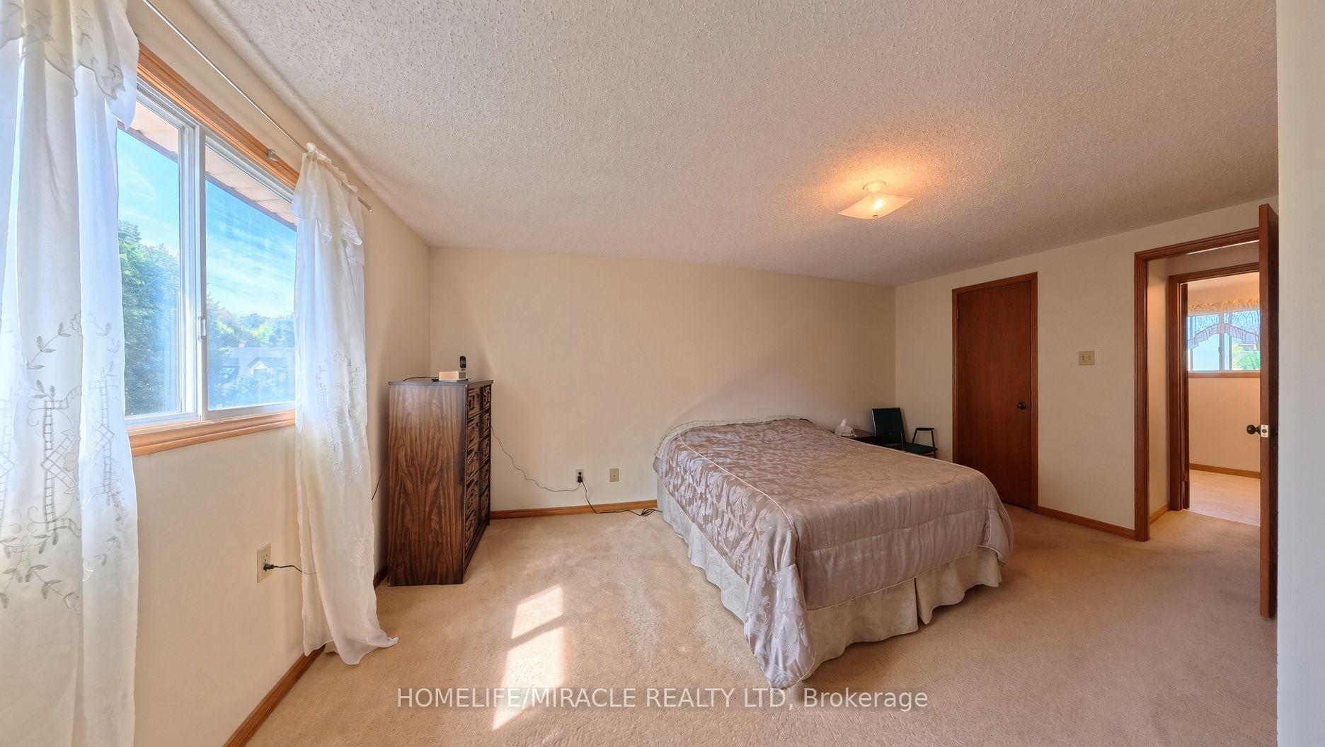 Photo 30 of 56 Scenic Wood Crescent, Kitchener, Stanley Park — HOMEH