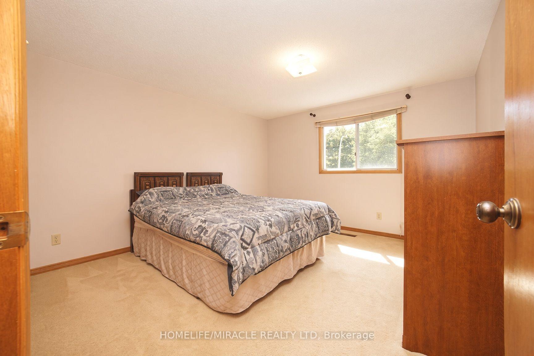 Photo 32 of 56 Scenic Wood Crescent, Kitchener, Stanley Park — HOMEH