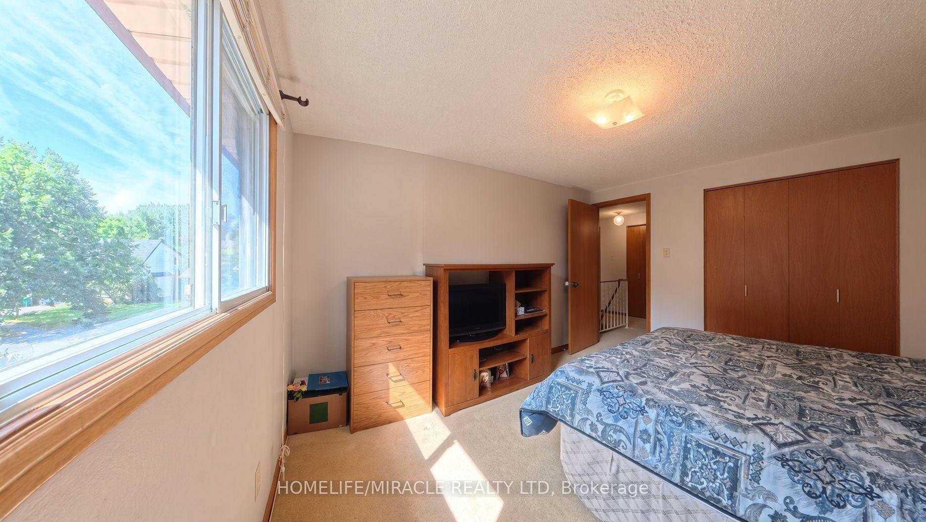 Photo 33 of 56 Scenic Wood Crescent, Kitchener, Stanley Park — HOMEH