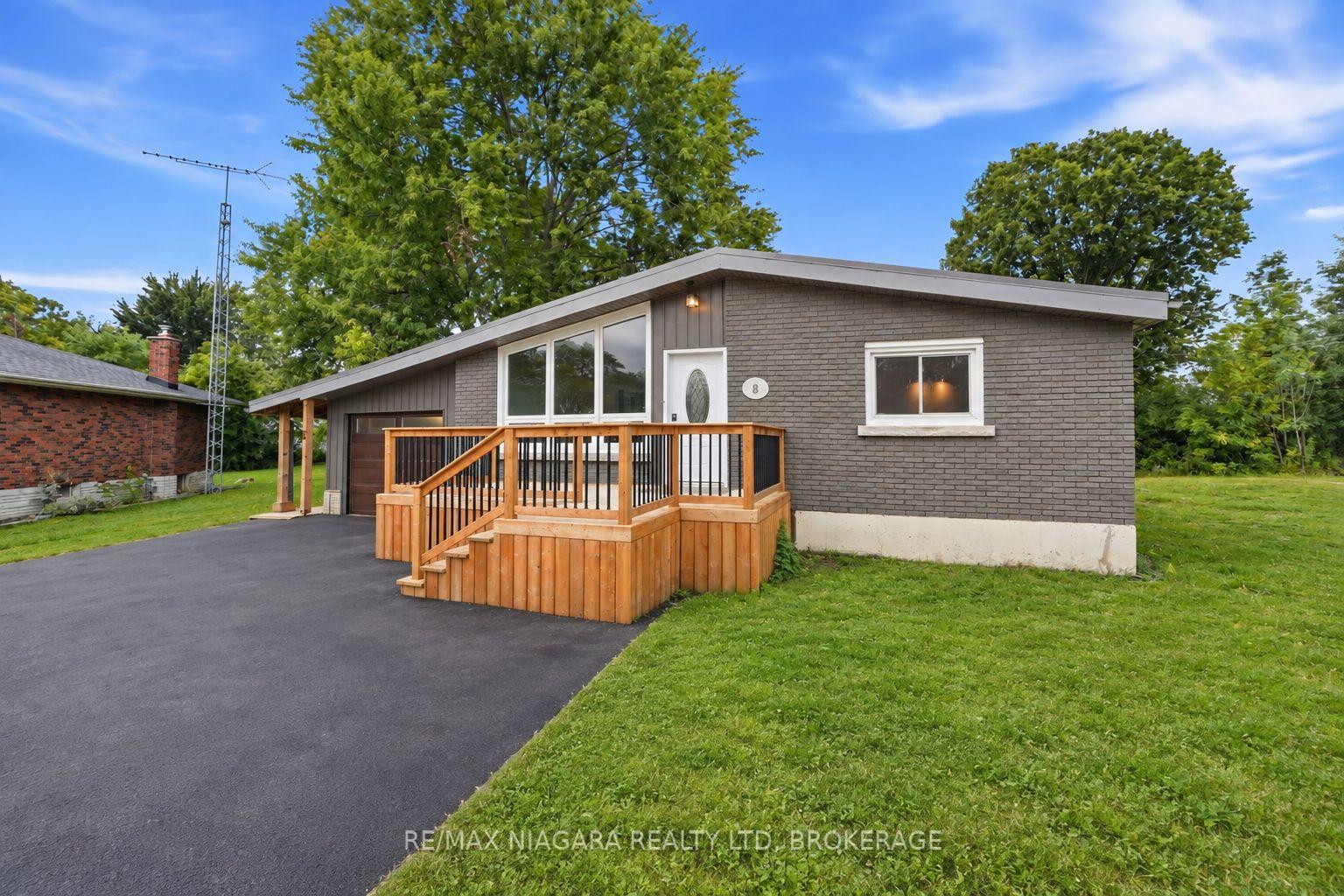 Photo of 8 North Crescent Drive N