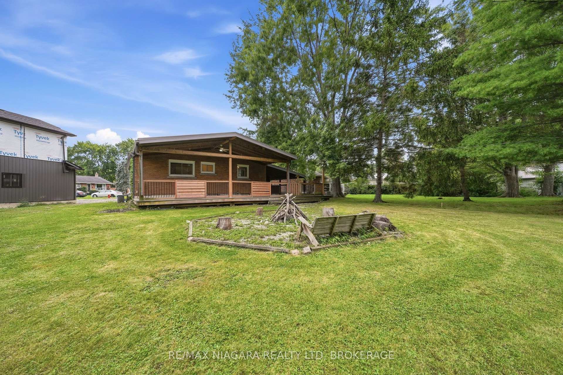 Photo 29 of 8 North Crescent Drive N, Welland, Dain City — HOMEH