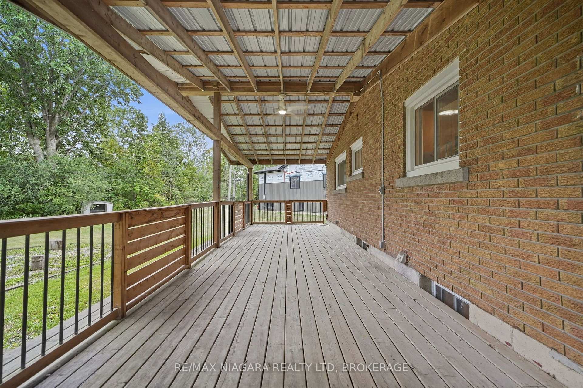 Photo 31 of 8 North Crescent Drive N, Welland, Dain City — HOMEH