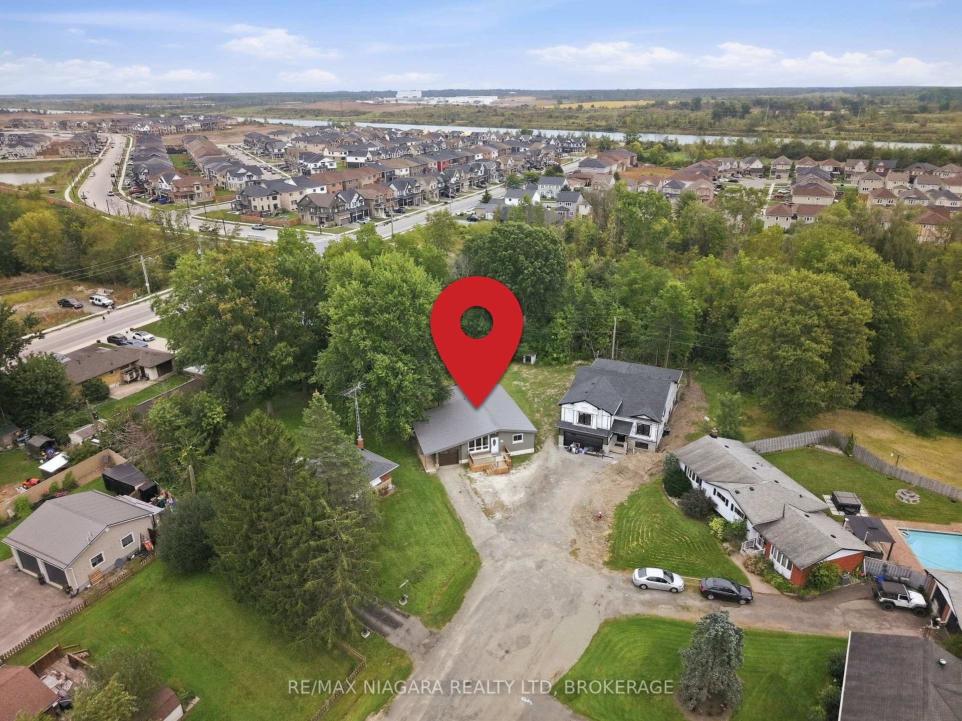 Photo 34 of 8 North Crescent Drive N, Welland, Dain City — HOMEH